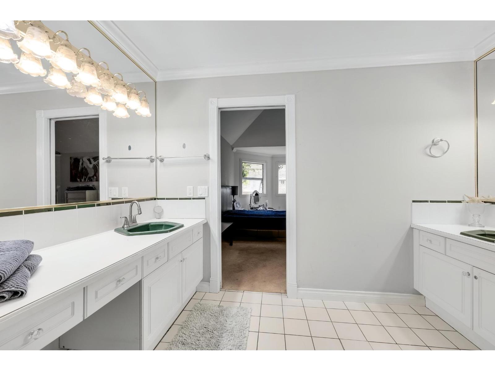17588 28 Avenue Property Photo 19