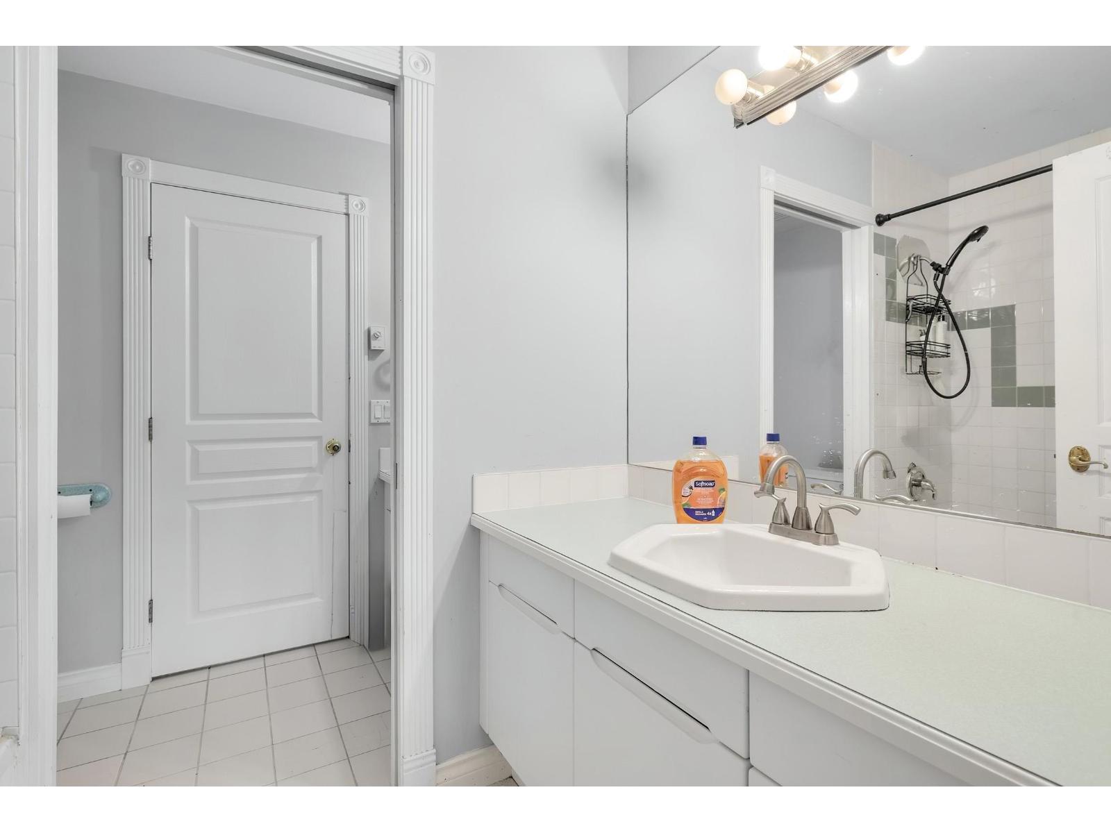 17588 28 Avenue Property Photo 23