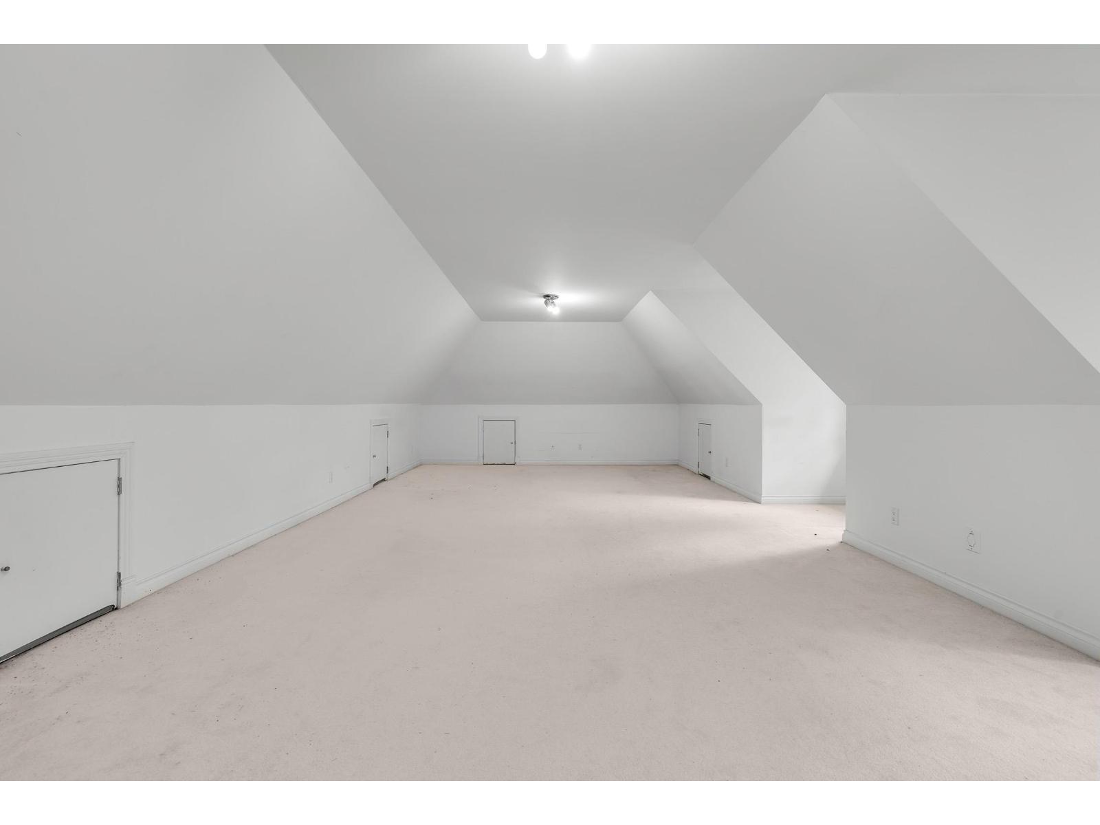 17588 28 Avenue Property Photo 27