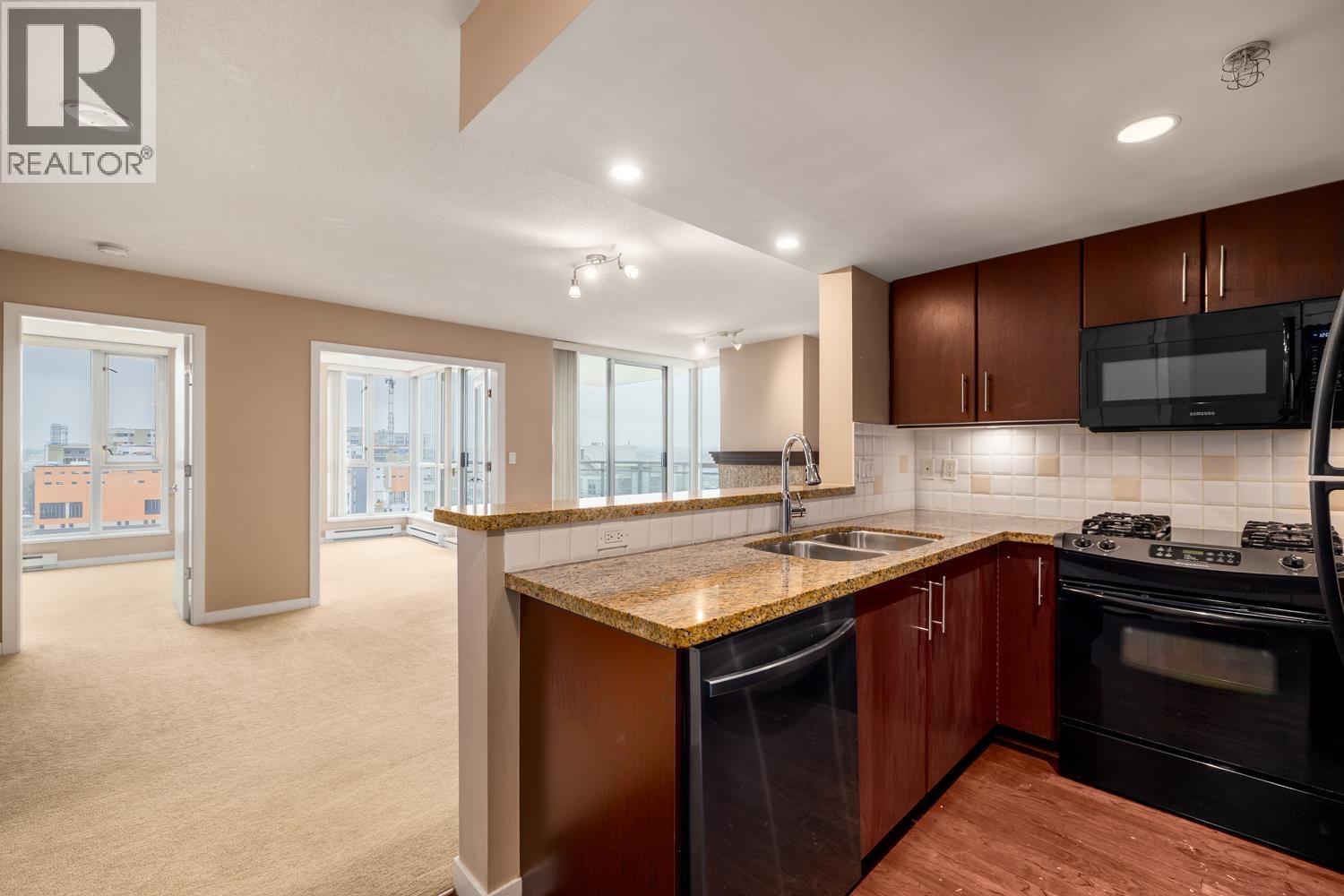 803 120 Milross Avenue Property Photo 1