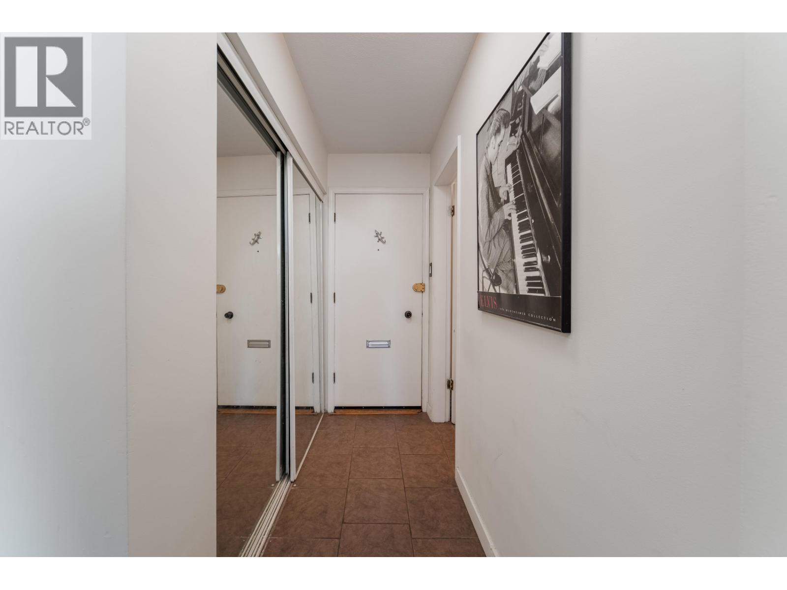 203 1850 Comox Street Property Photo 10