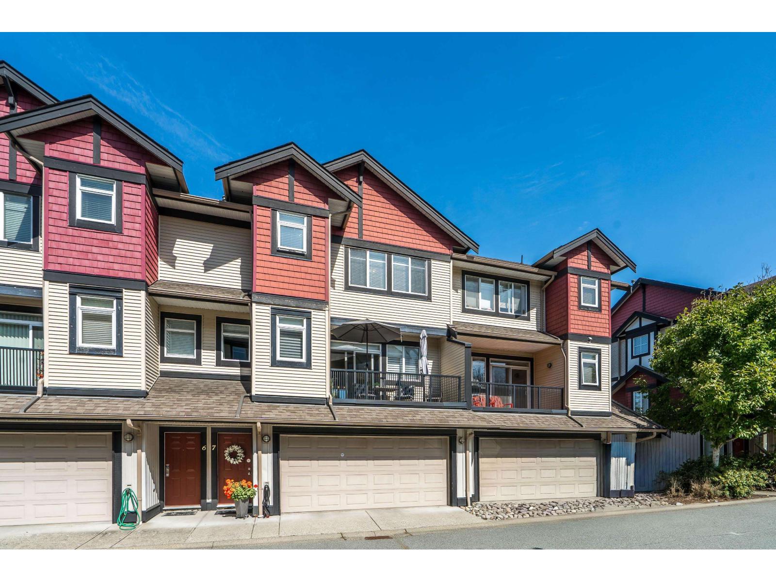 7 7168 179 Street Property Photo 3