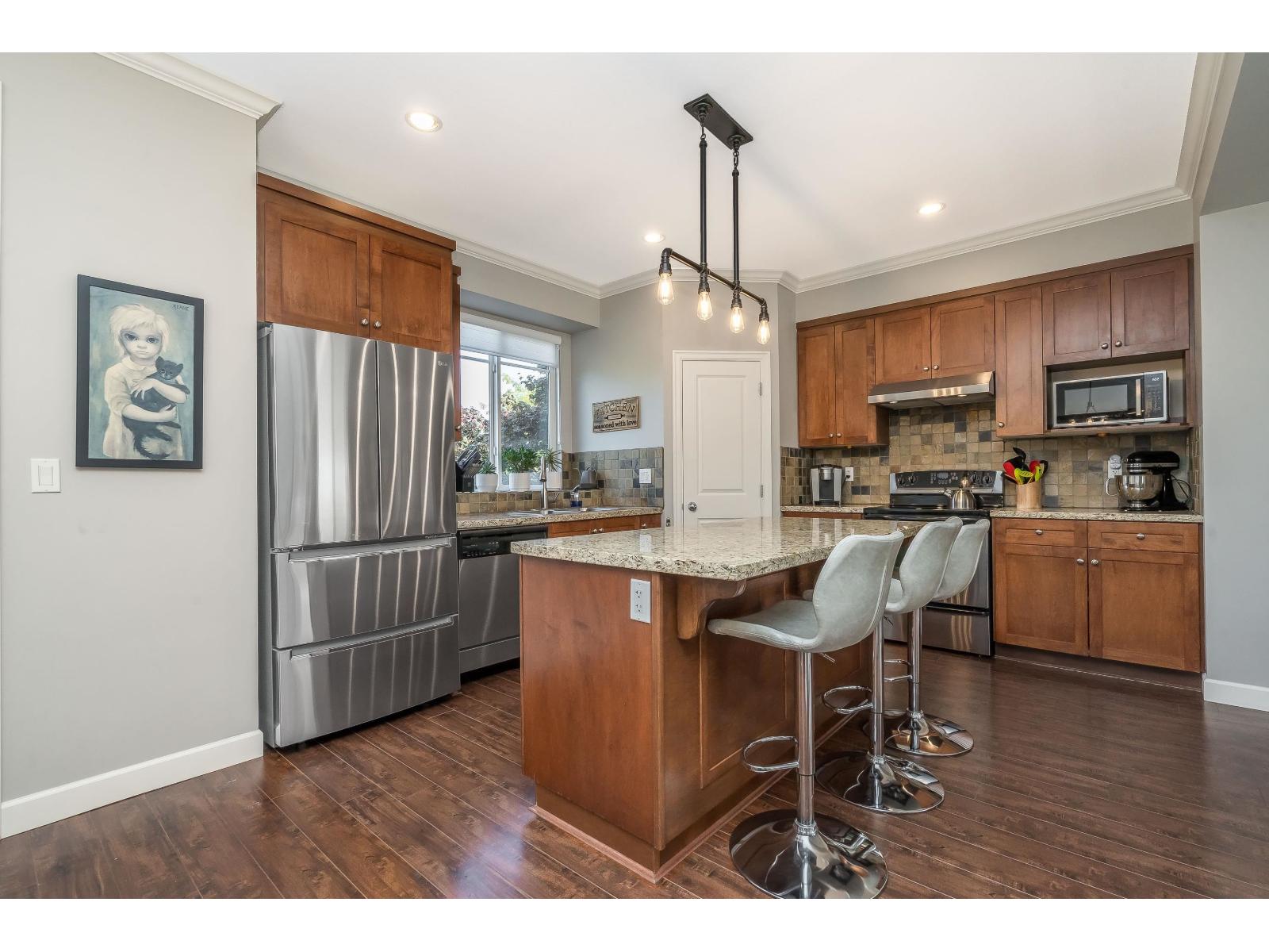 7 7168 179 Street Property Photo 4