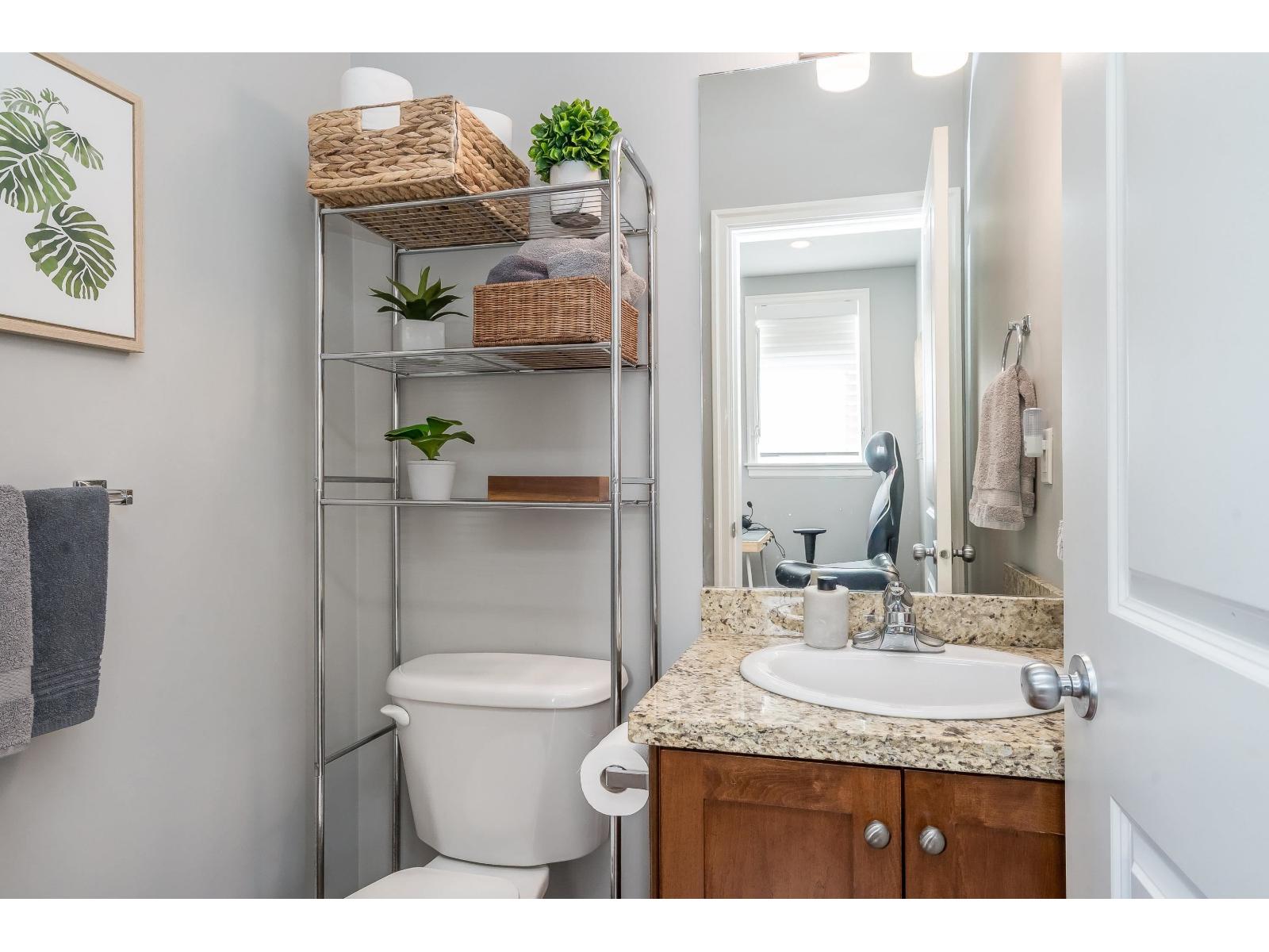 7 7168 179 Street Property Photo 16