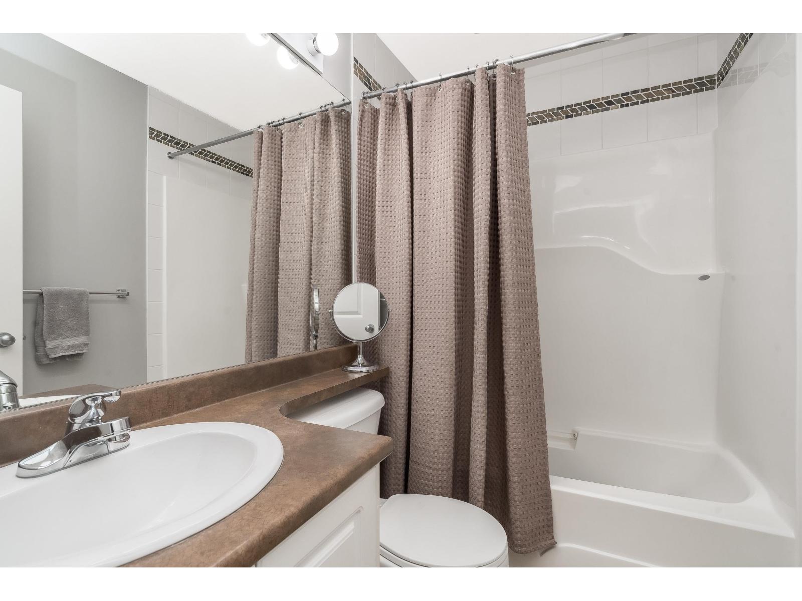 7 7168 179 Street Property Photo 24