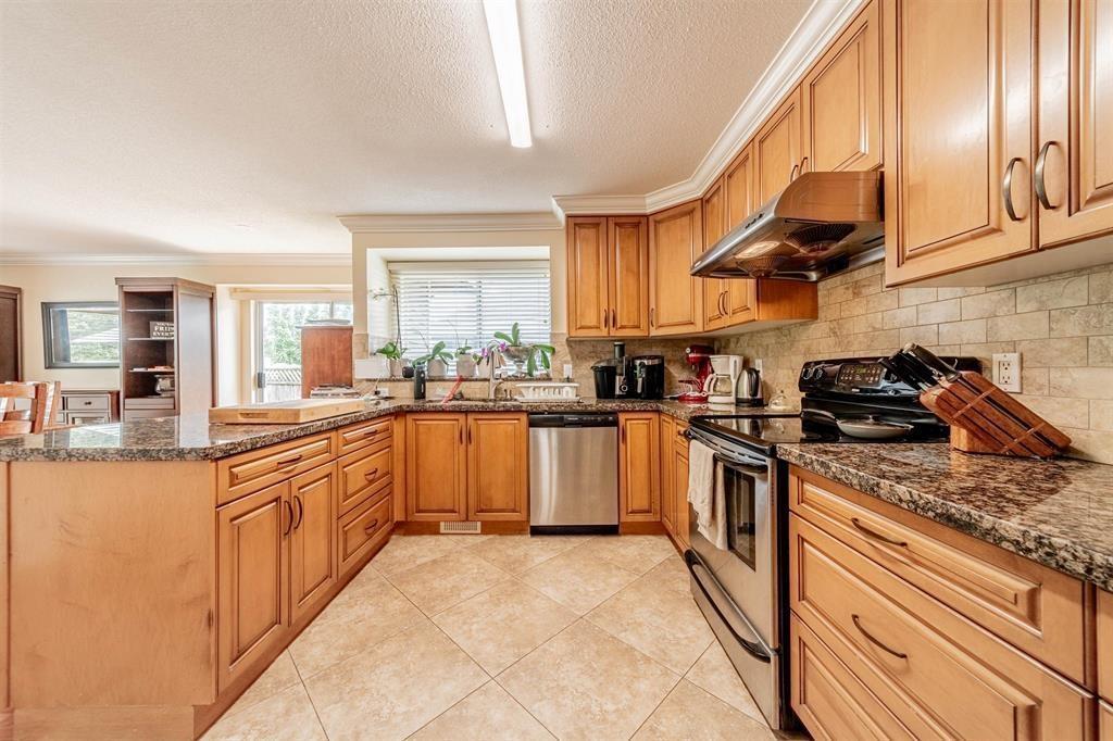 14636 18 Avenue Property Photo 7