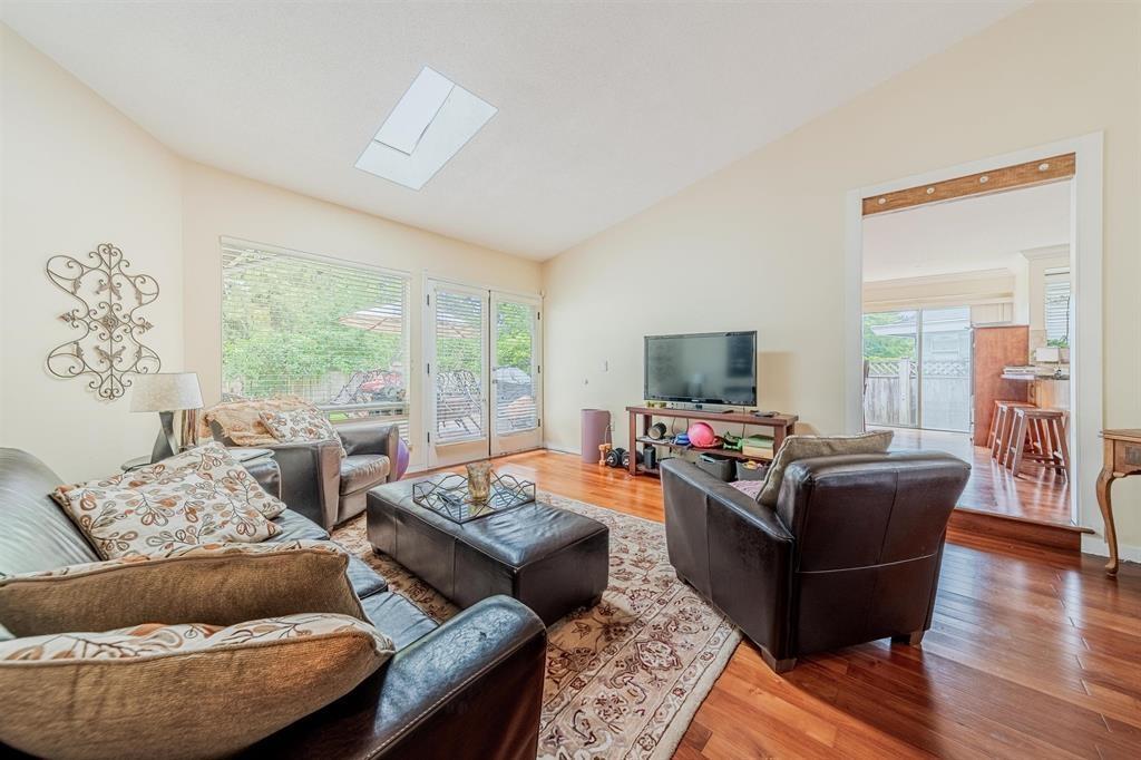 14636 18 Avenue Property Photo 9