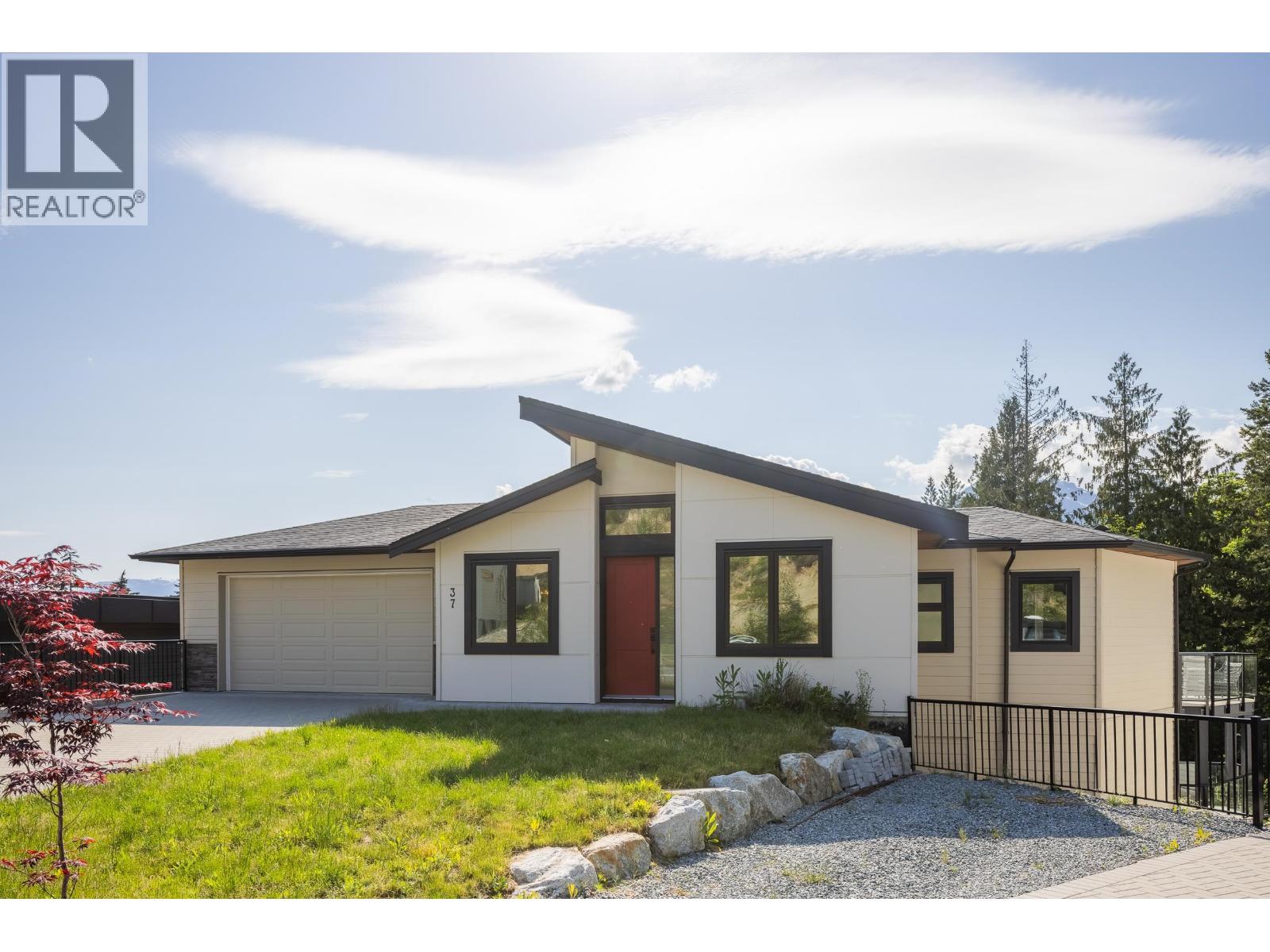 37 3385 Mamquam Road Property Photo 10