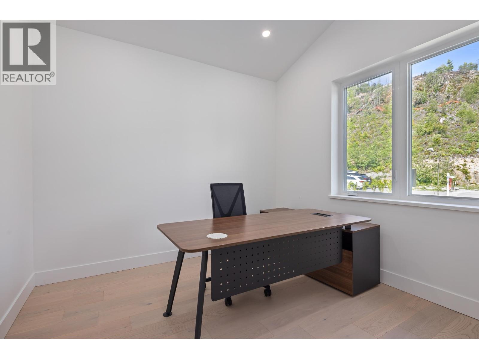 37 3385 Mamquam Road Property Photo 16