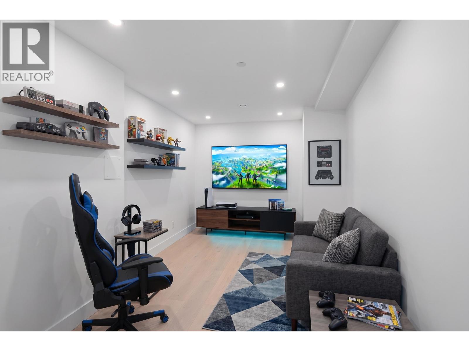 37 3385 Mamquam Road Property Photo 20