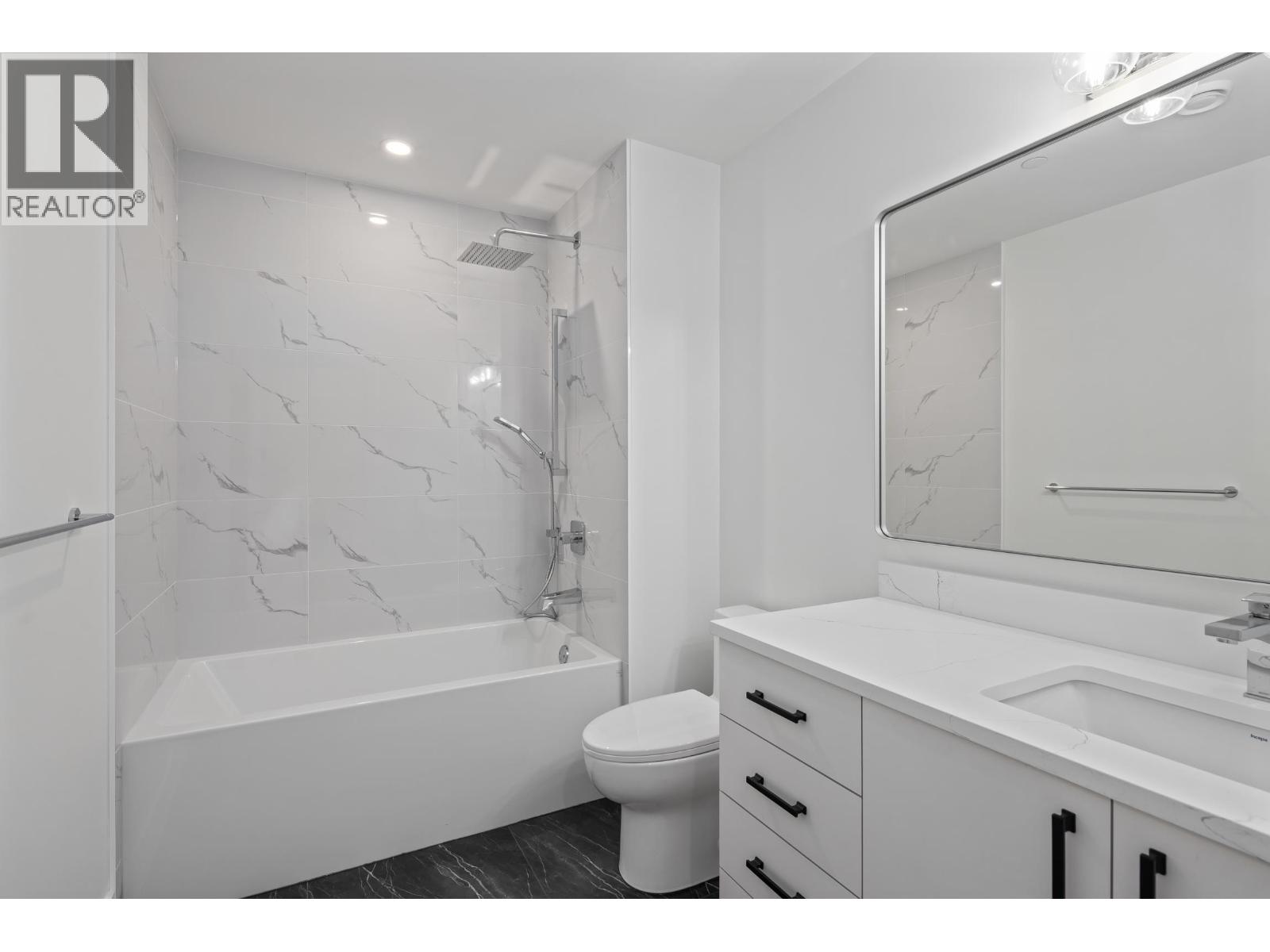 37 3385 Mamquam Road Property Photo 21