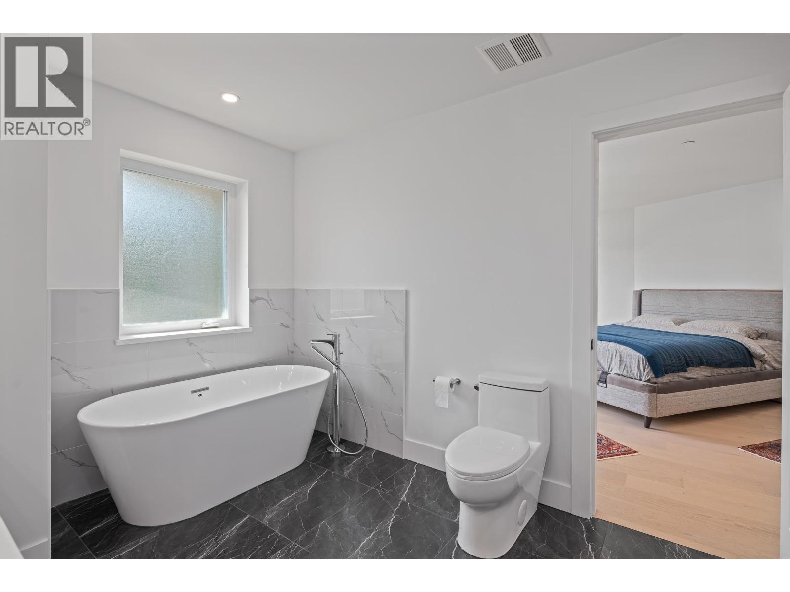 37 3385 Mamquam Road Property Photo 25
