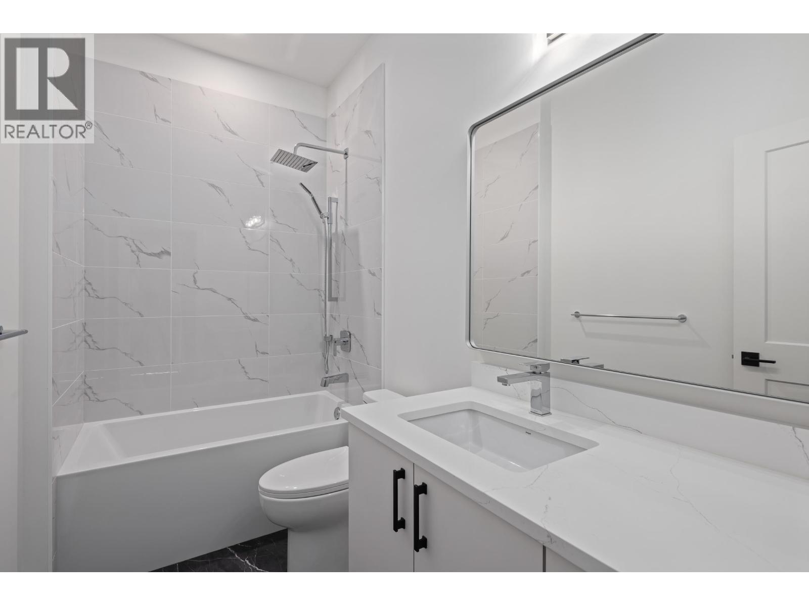 37 3385 Mamquam Road Property Photo 31