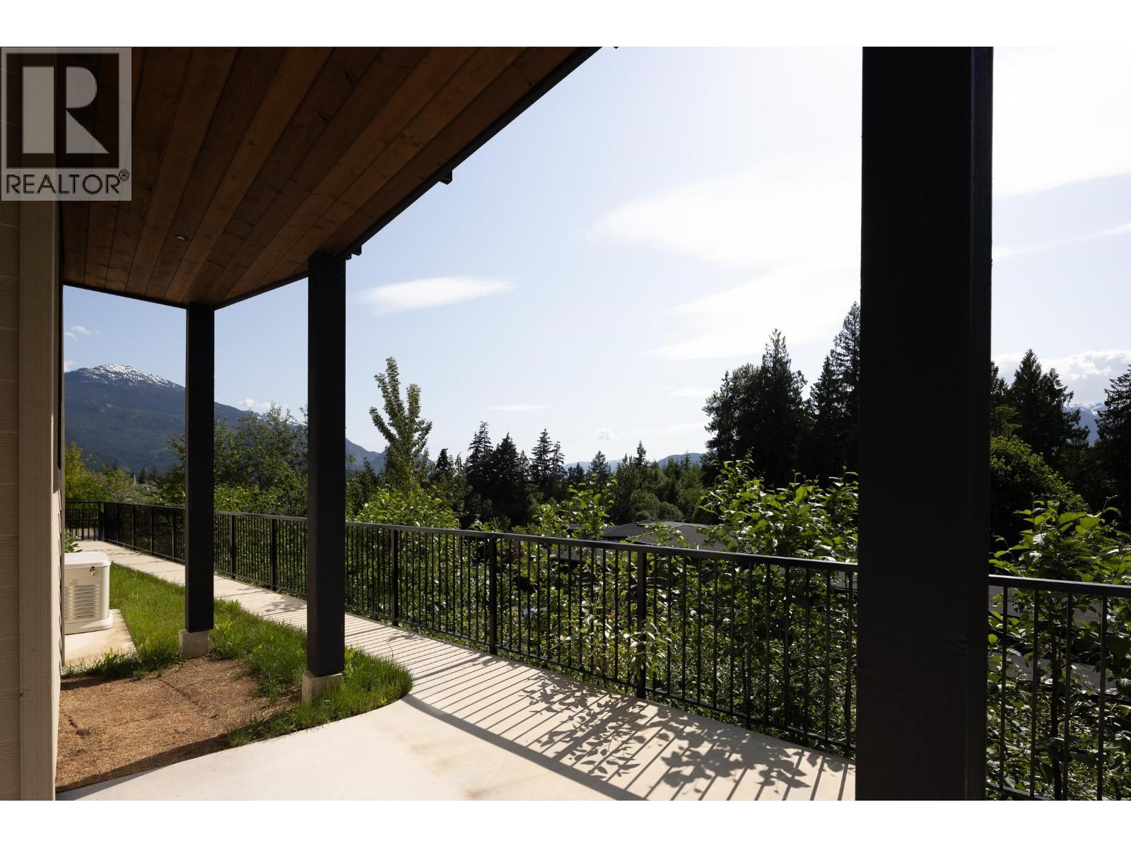 37 3385 Mamquam Road Property Photo 37