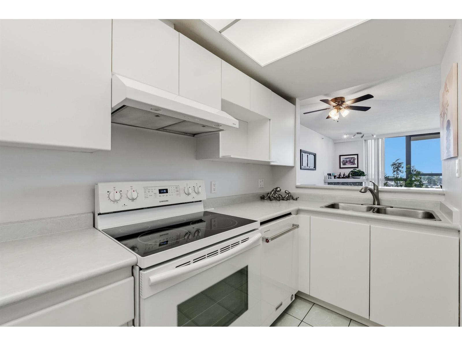 1104 10899 University Drive Property Photo 13
