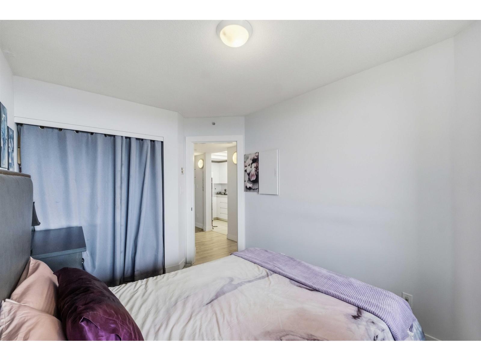 1104 10899 University Drive Property Photo 17