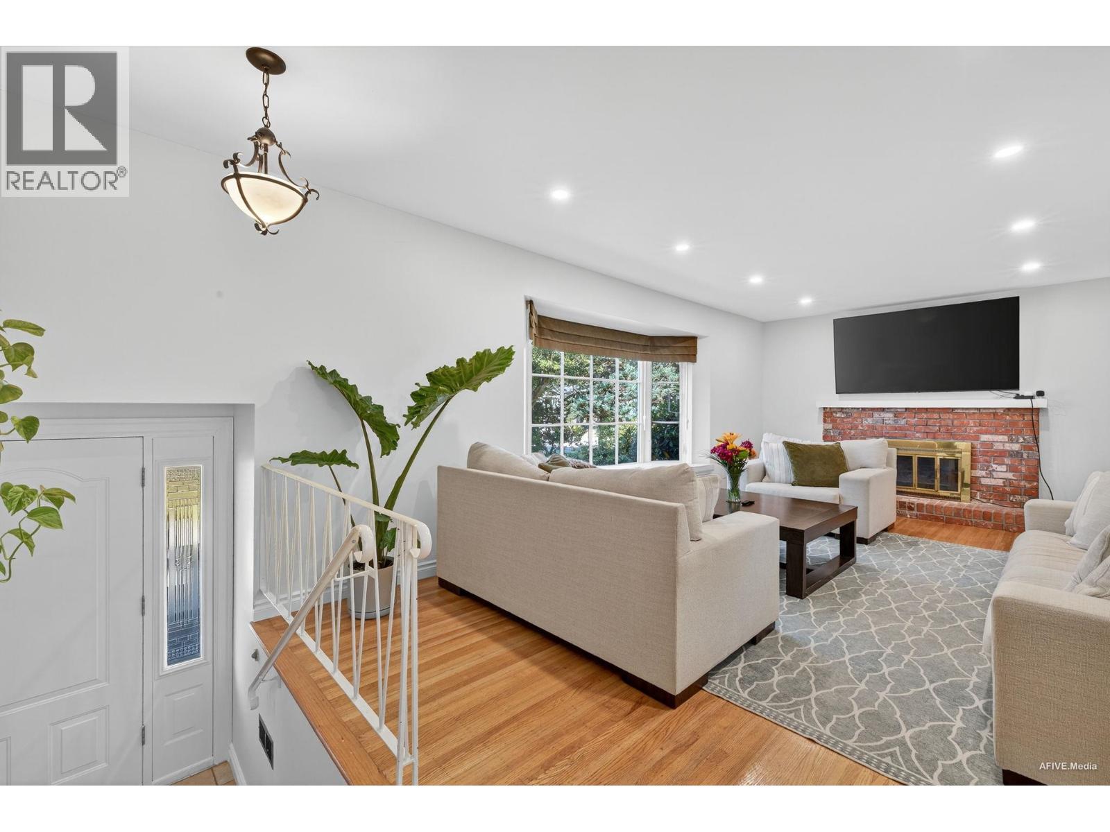3380 Glasgow Street Property Photo 1