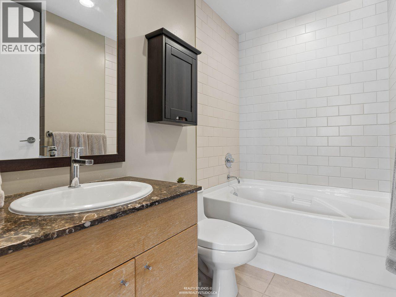901 9300 University Crescent Property Photo 15