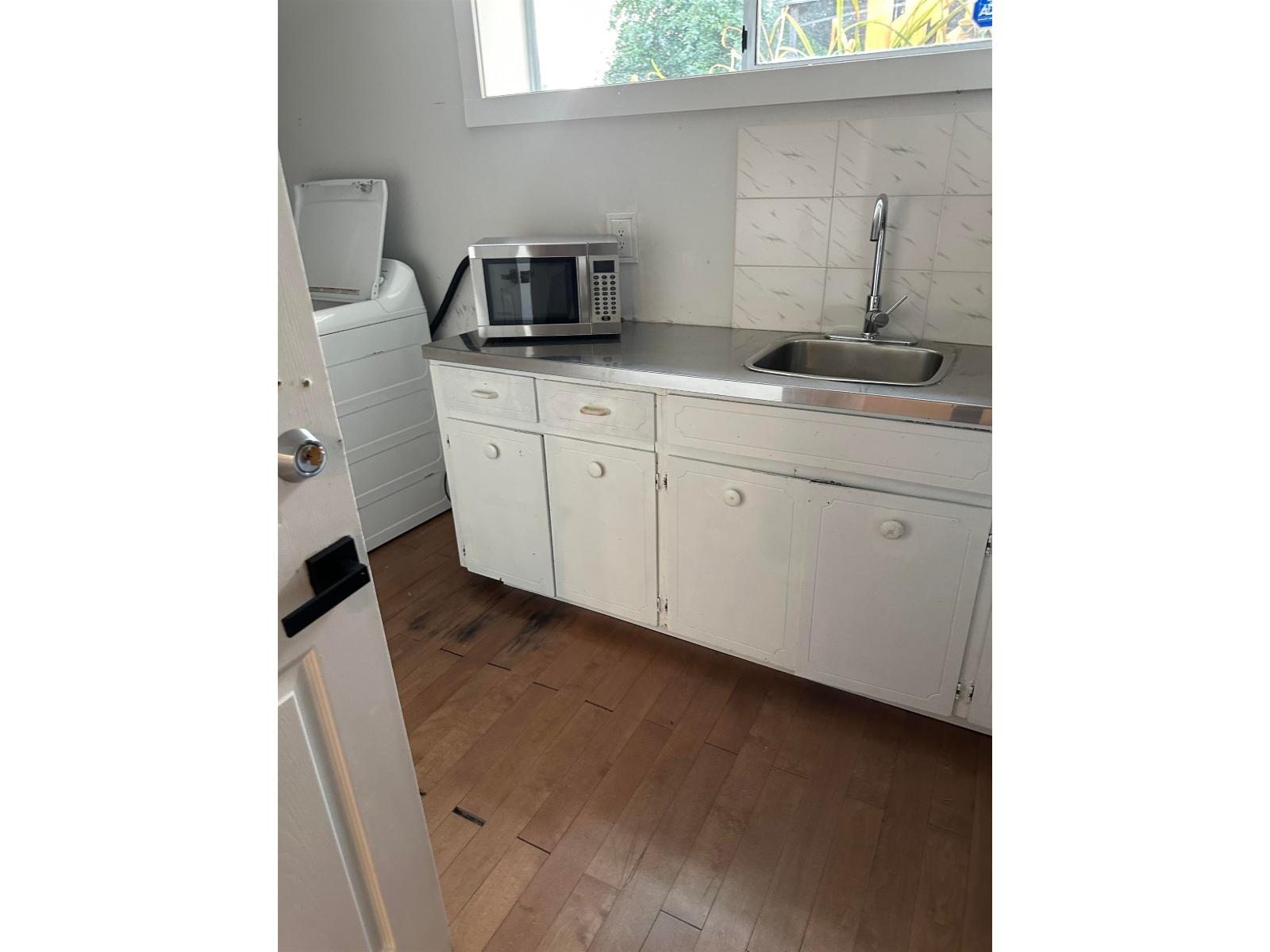 309 13771 72a Avenue Property Photo 2