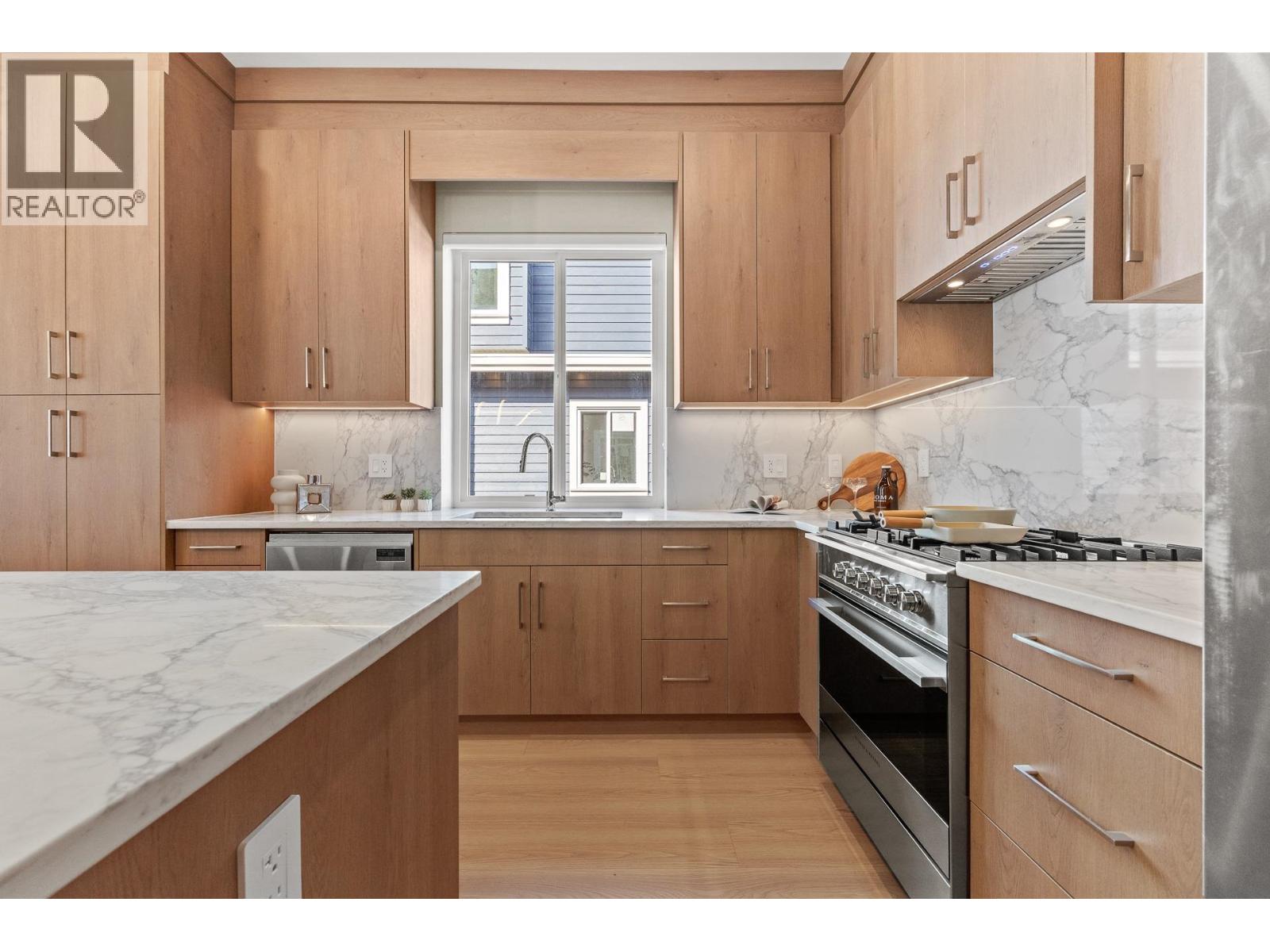 2 8817 Saunders Road Property Photo 16