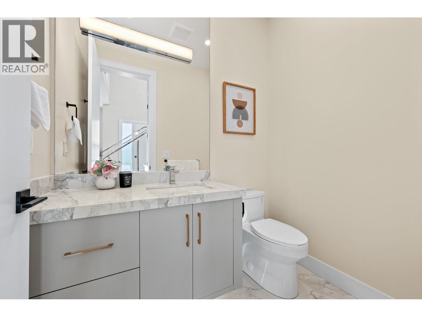 2 8817 Saunders Road Property Photo 19