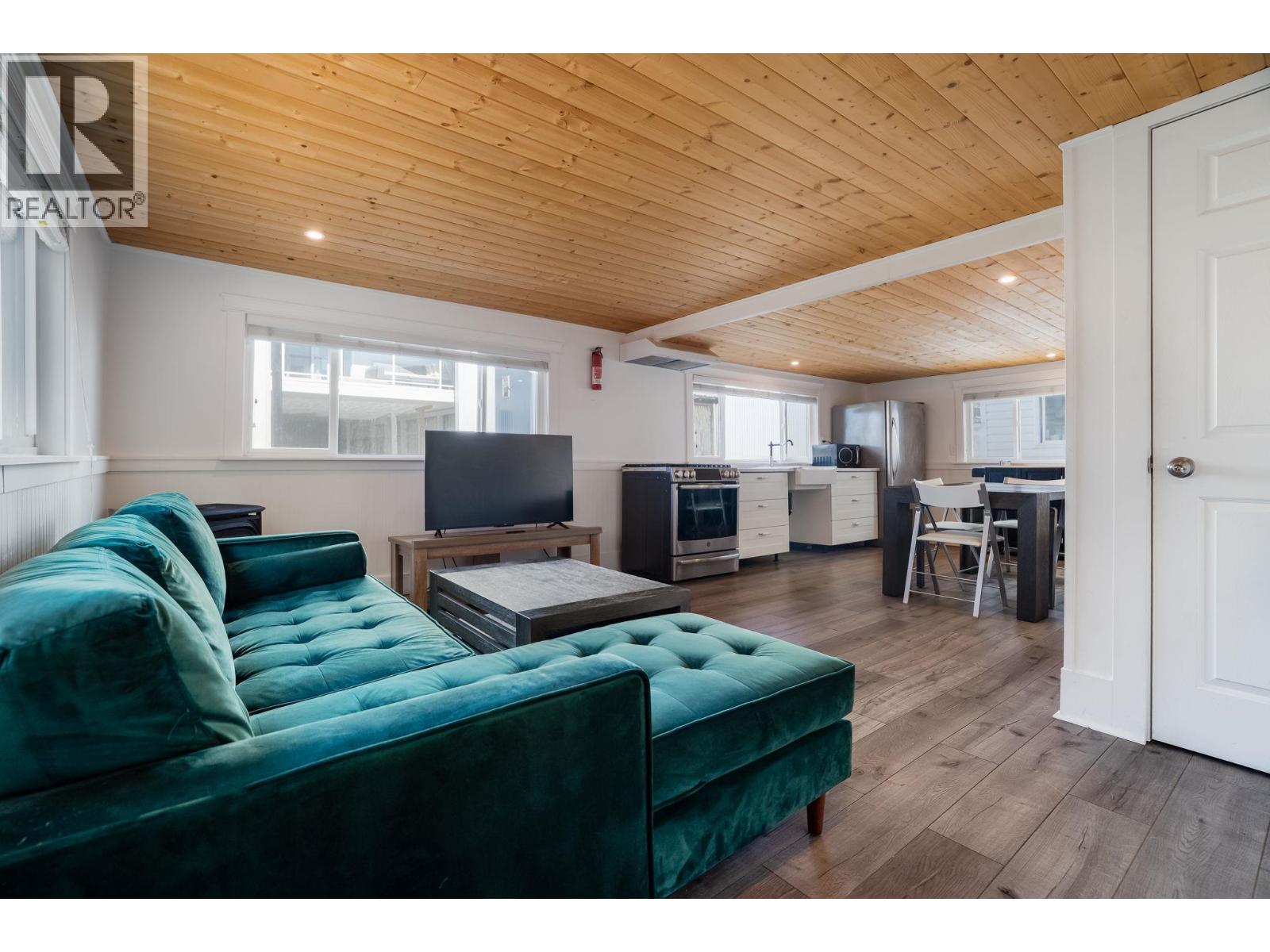 5 23080 Dyke Road Property Photo 1