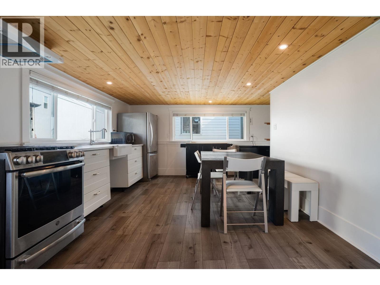 5 23080 Dyke Road Property Photo 6