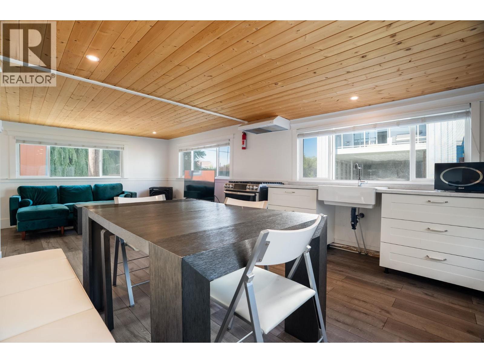 5 23080 Dyke Road Property Photo 10