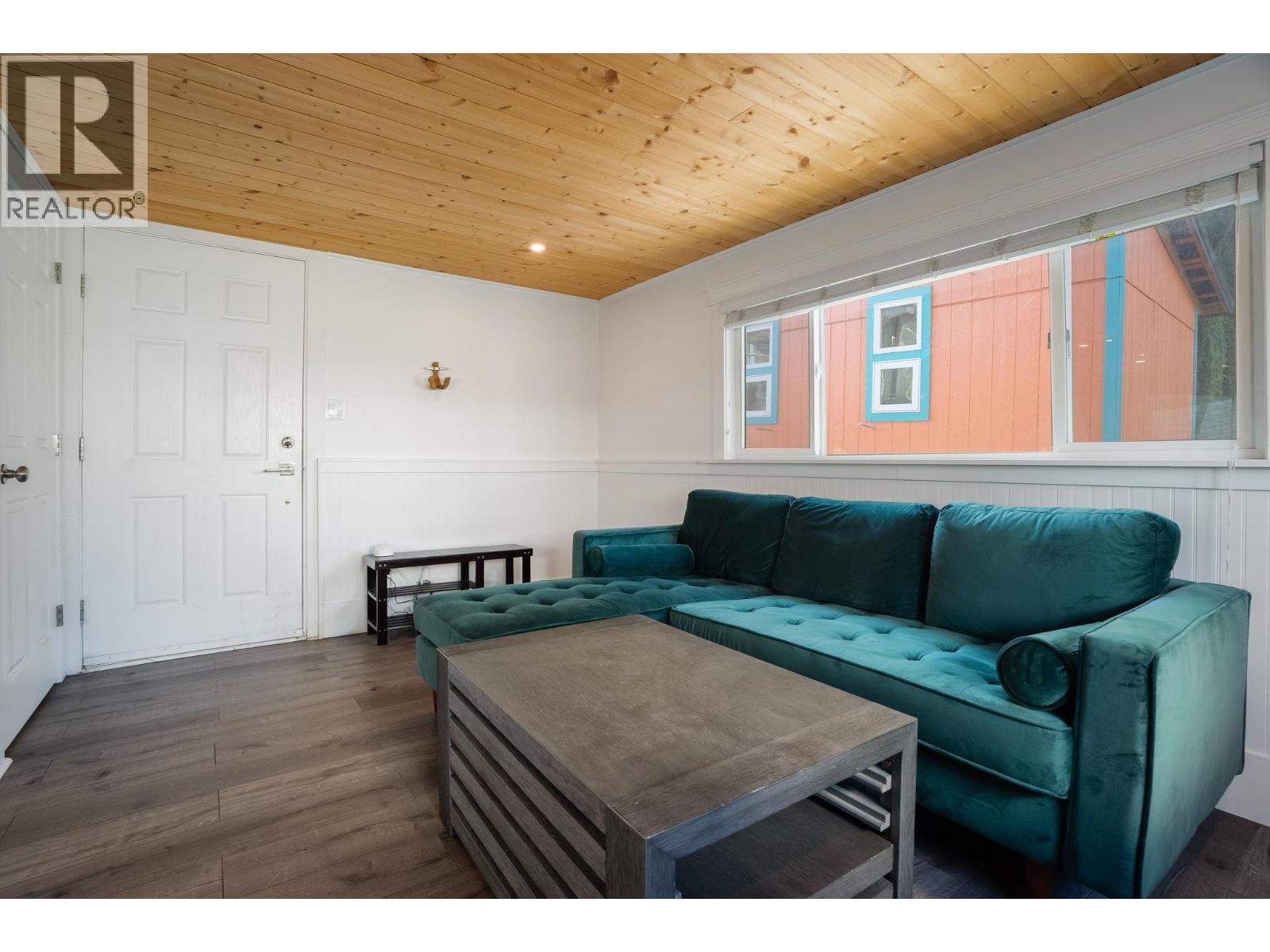 5 23080 Dyke Road Property Photo 14