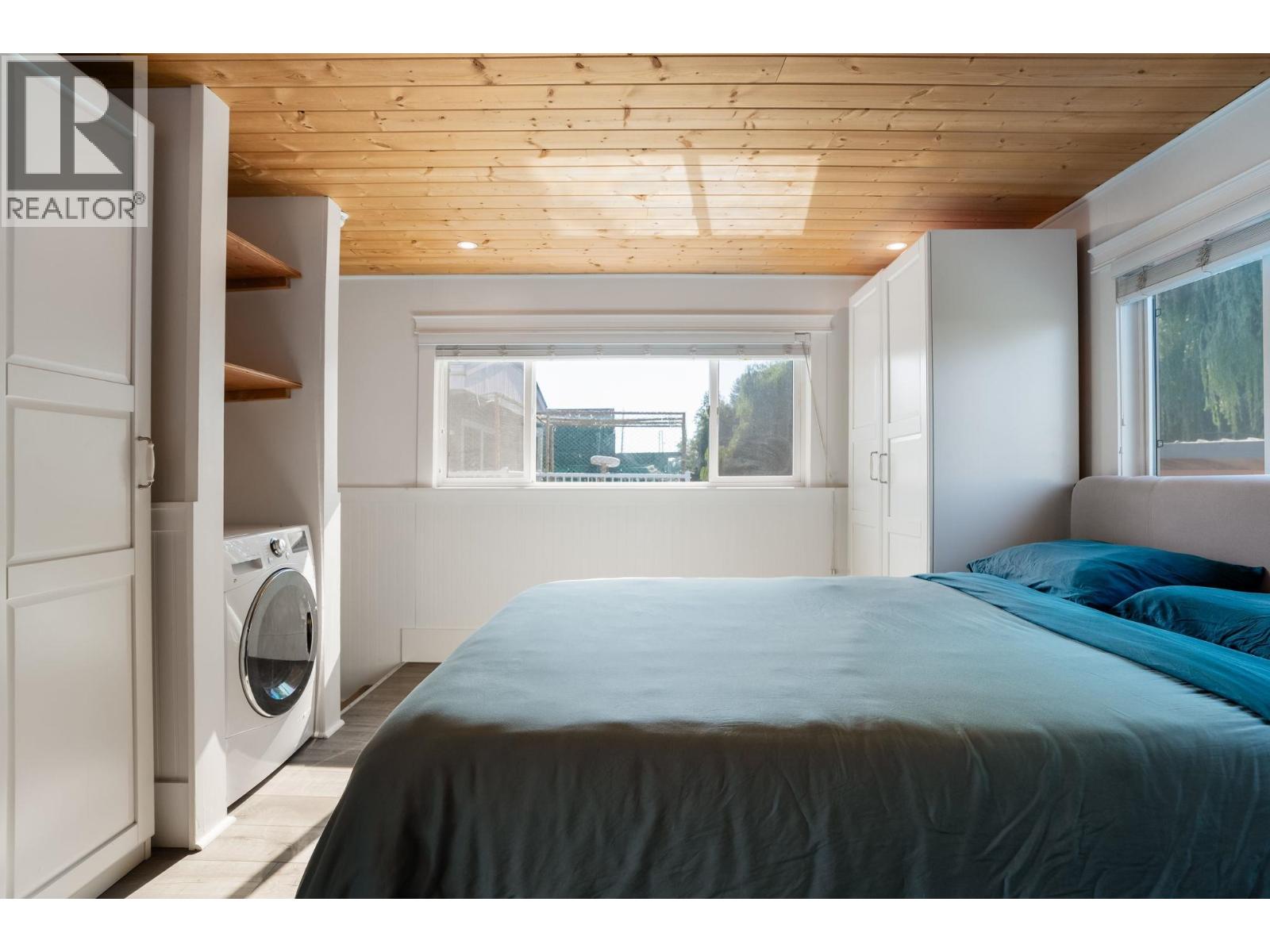 5 23080 Dyke Road Property Photo 18