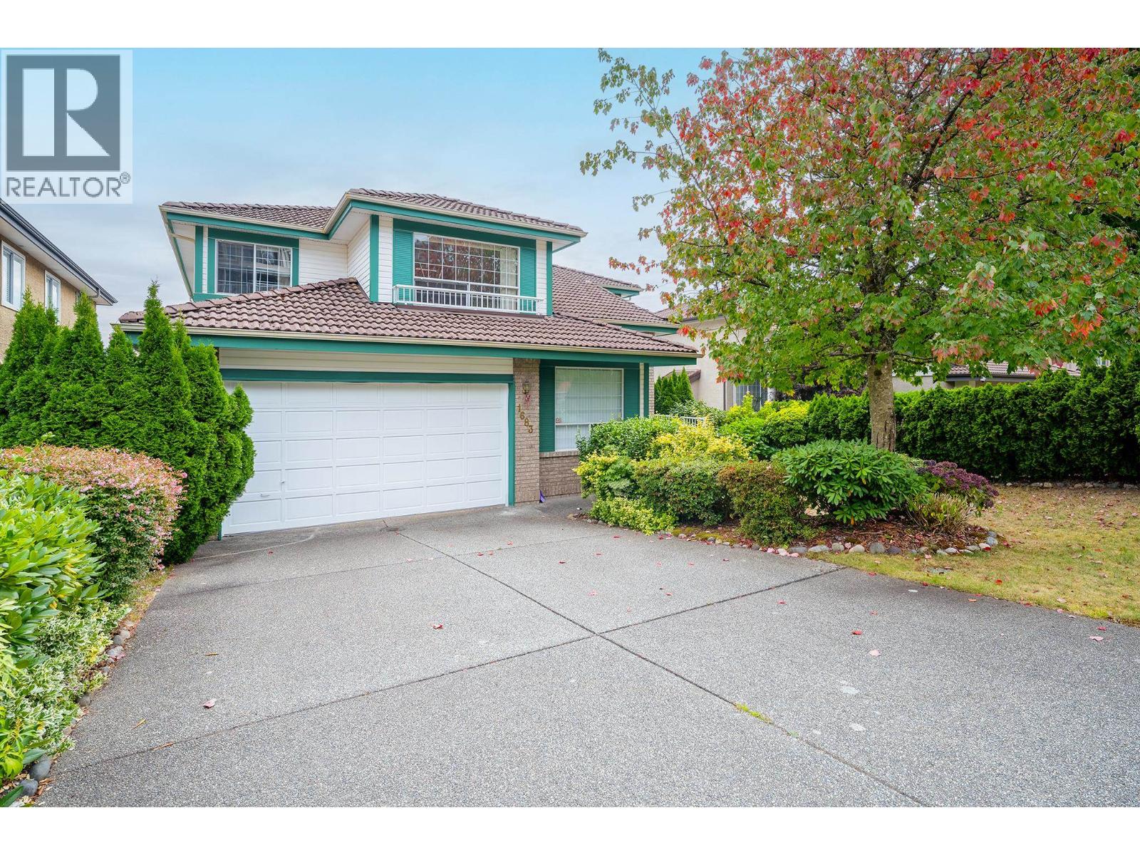 1683 Kingfisher Crescent Property Photo 1