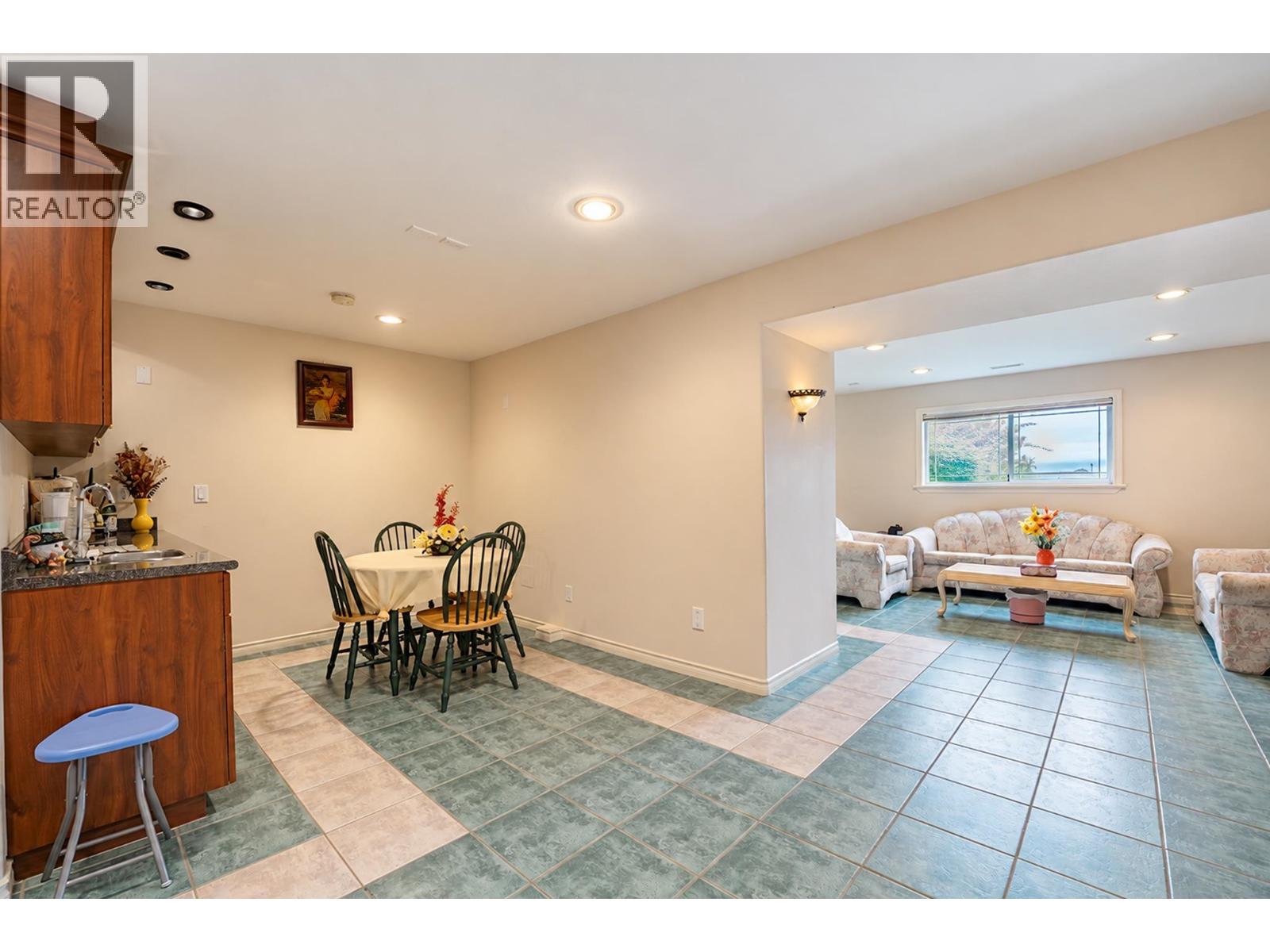 1683 Kingfisher Crescent Property Photo 14