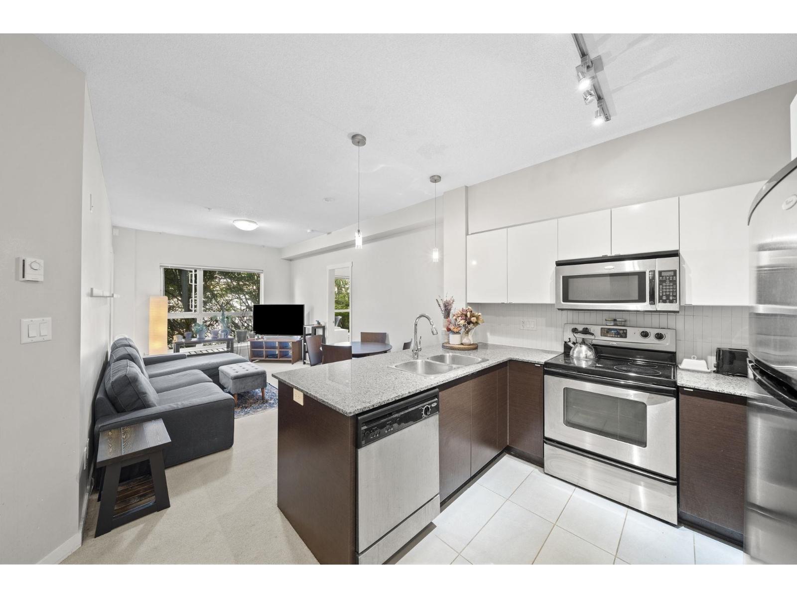 216 13733 107a Avenue Property Photo 8