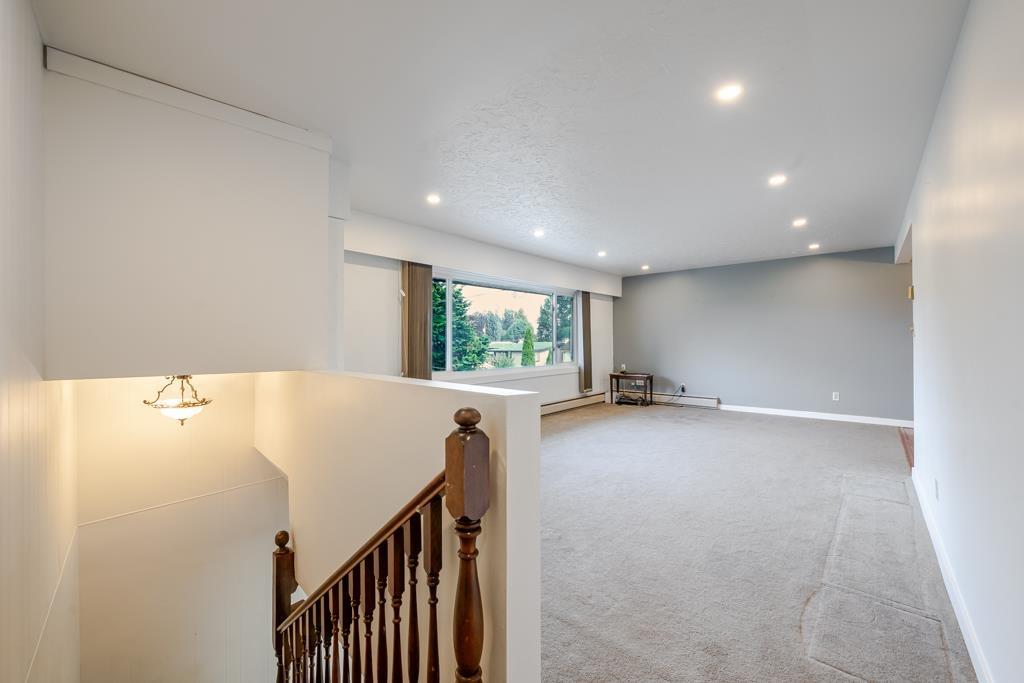32670 Avalon Crescent Property Photo 5