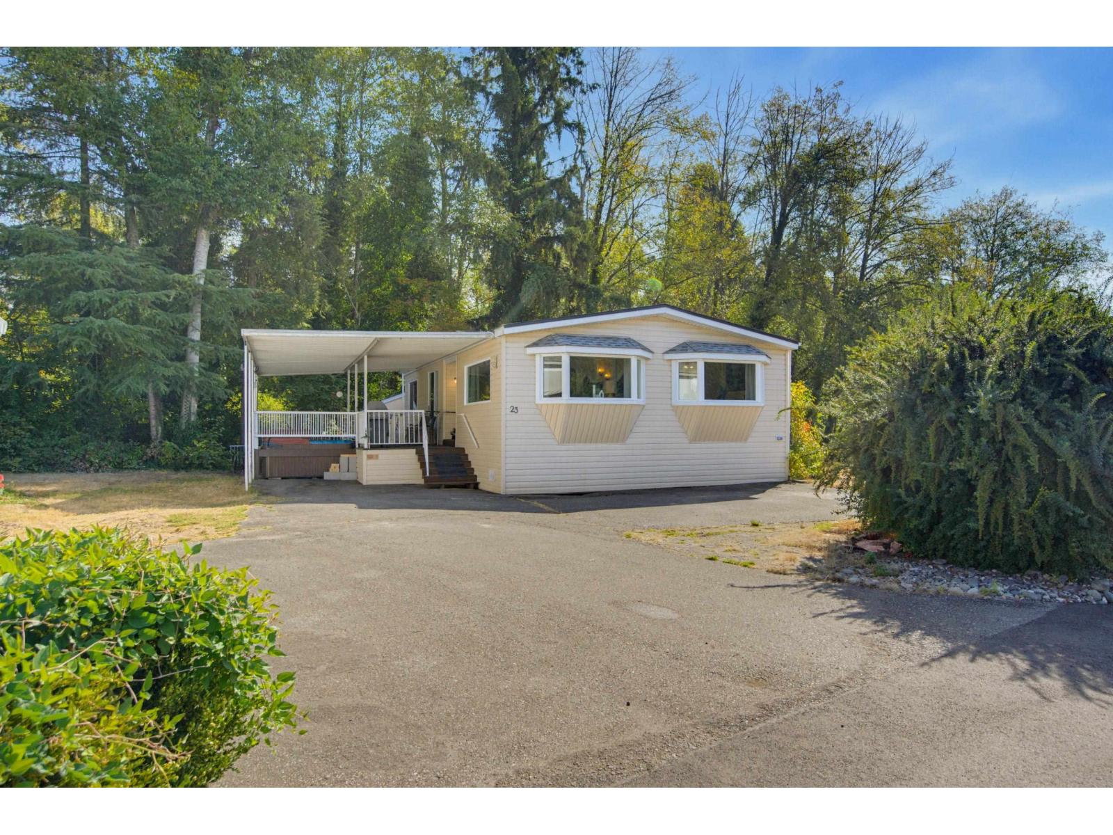 23 2270 196 Street Property Photo 1