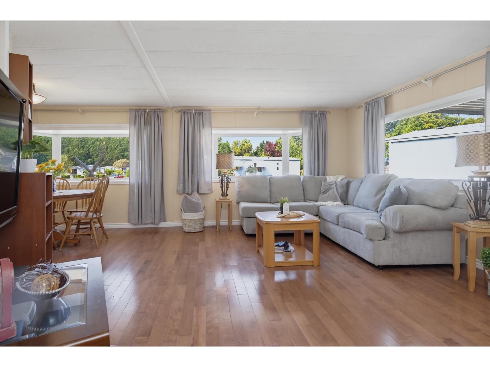 23 2270 196 Street Property Photo 9