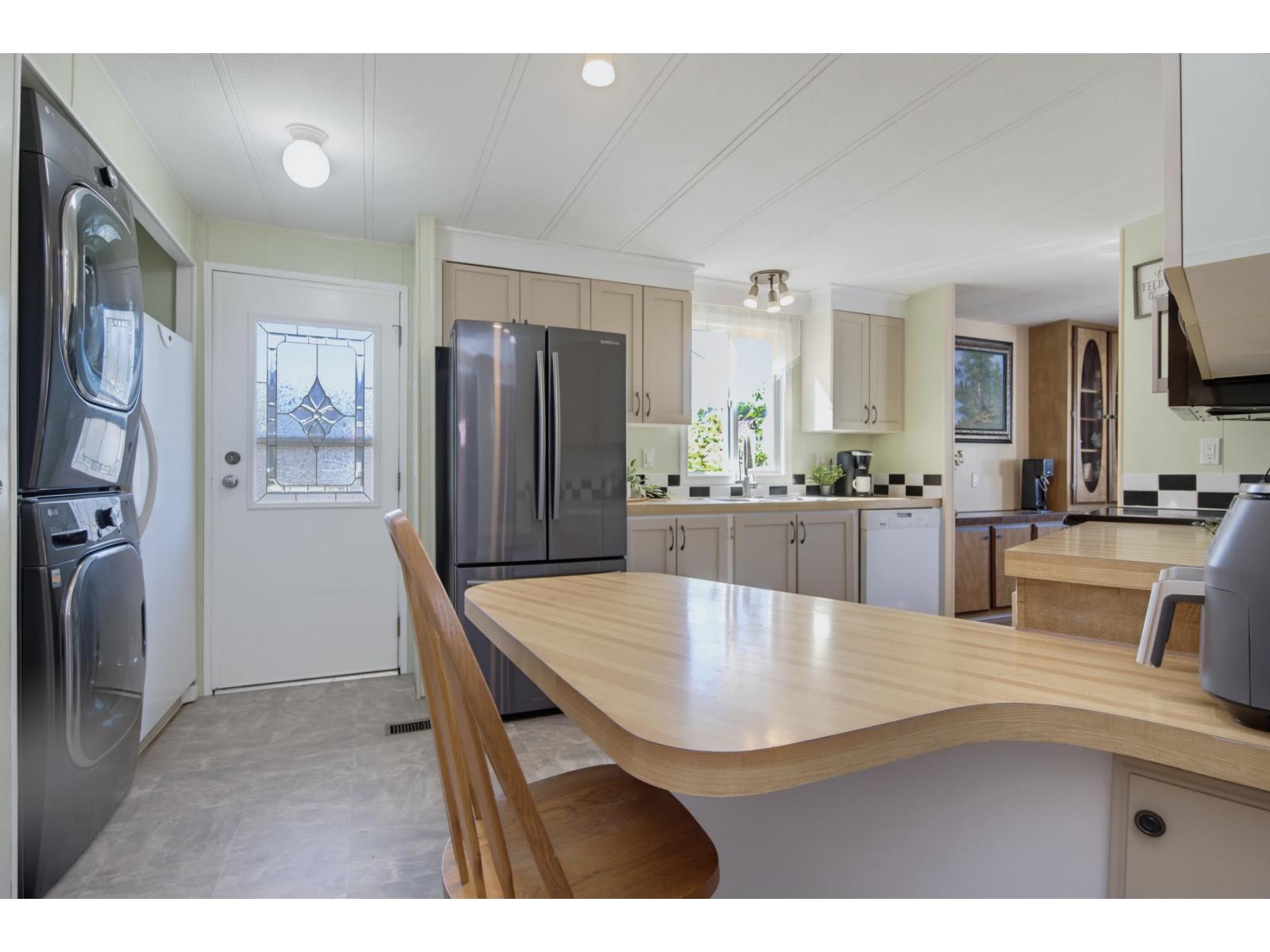 23 2270 196 Street Property Photo 15
