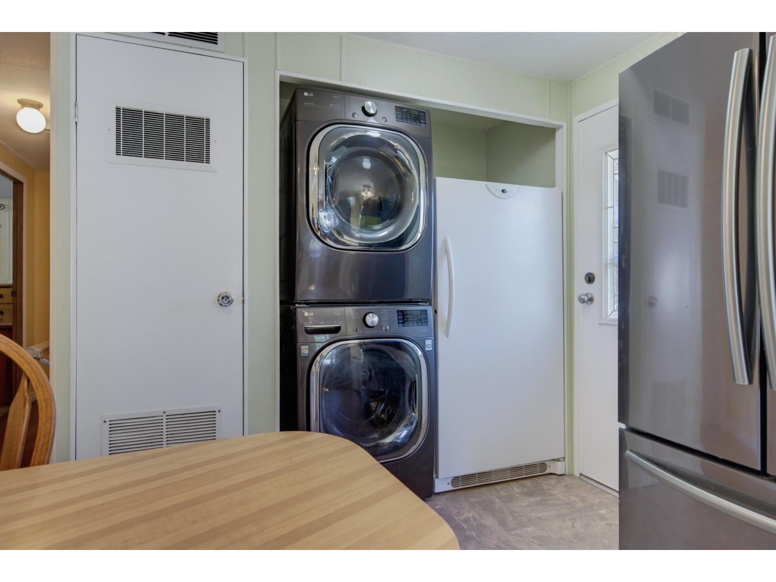 23 2270 196 Street Property Photo 16