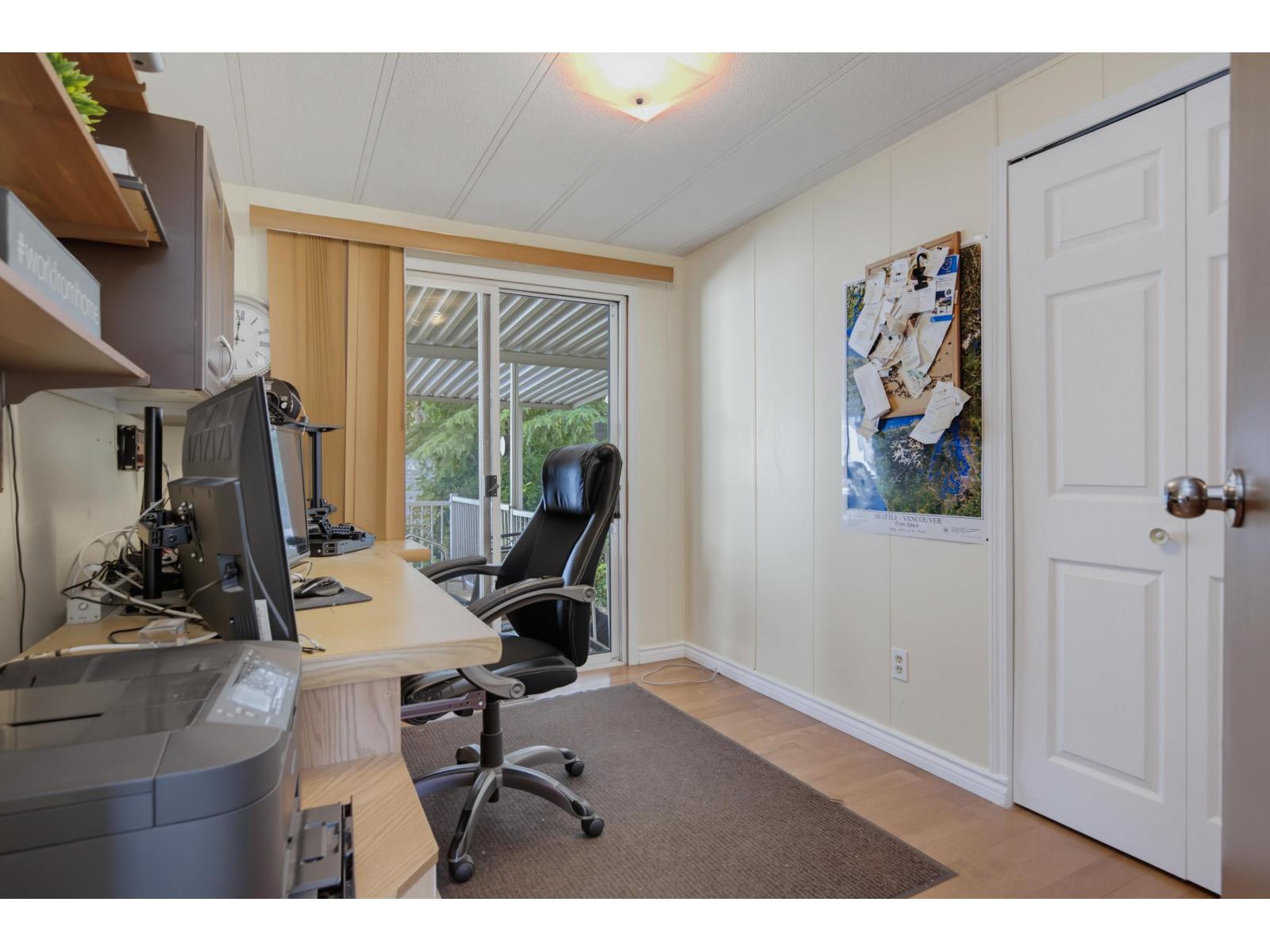 23 2270 196 Street Property Photo 24