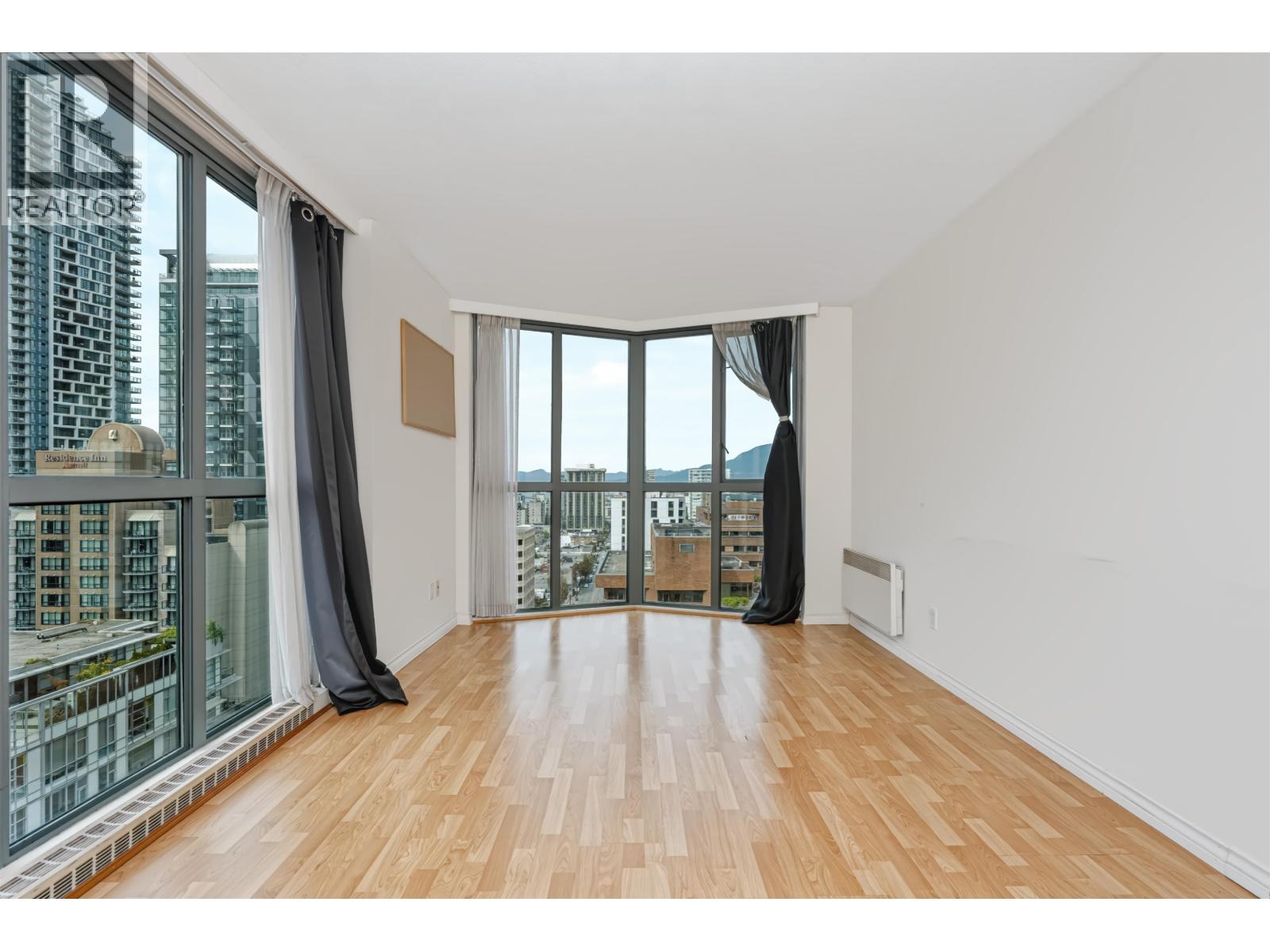 2401 1188 Howe Street Property Photo 3