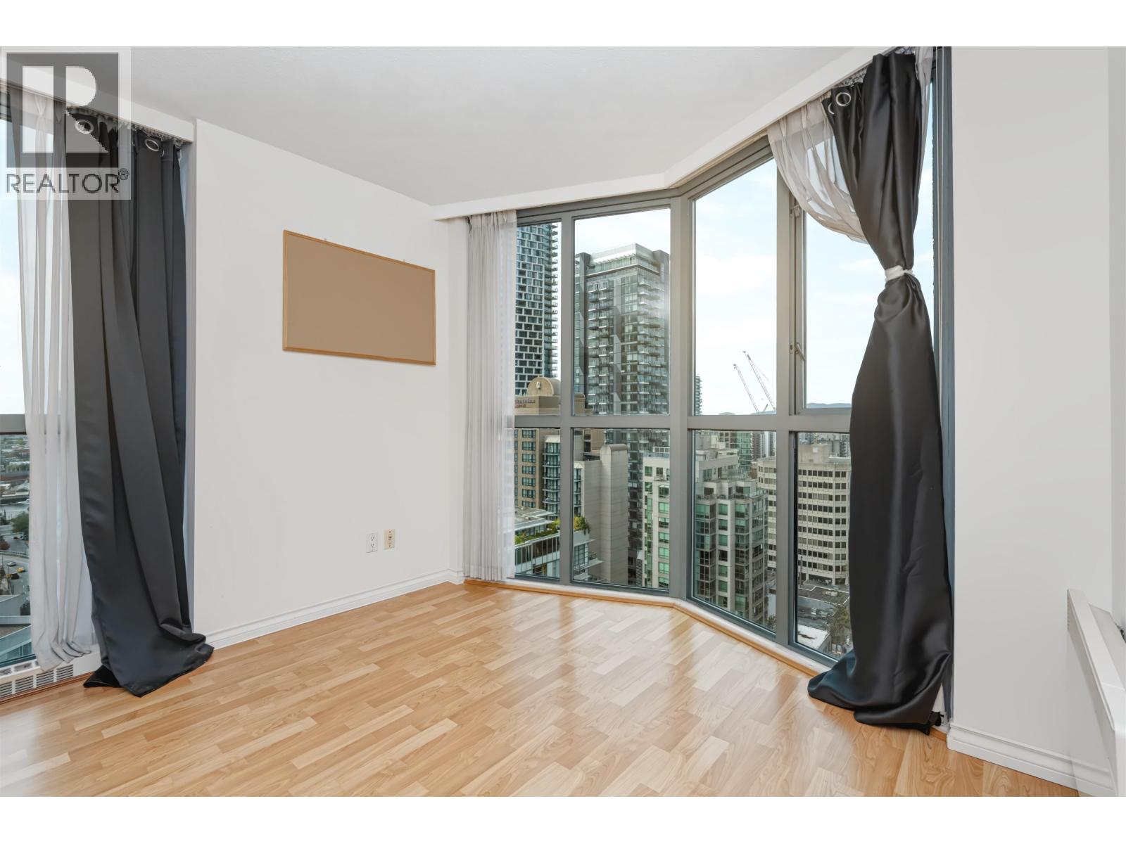 2401 1188 Howe Street Property Photo 6
