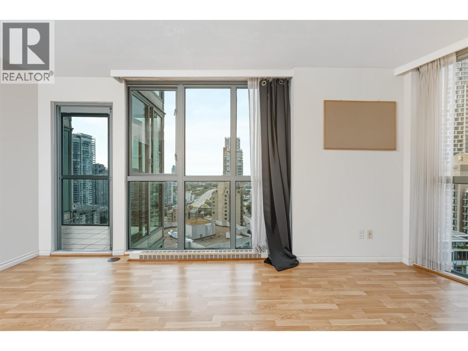 2401 1188 Howe Street Property Photo 7
