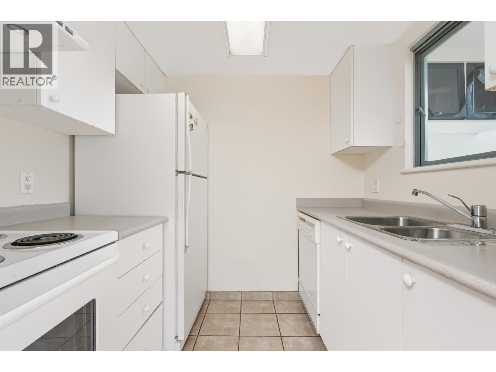 2401 1188 Howe Street Property Photo 9