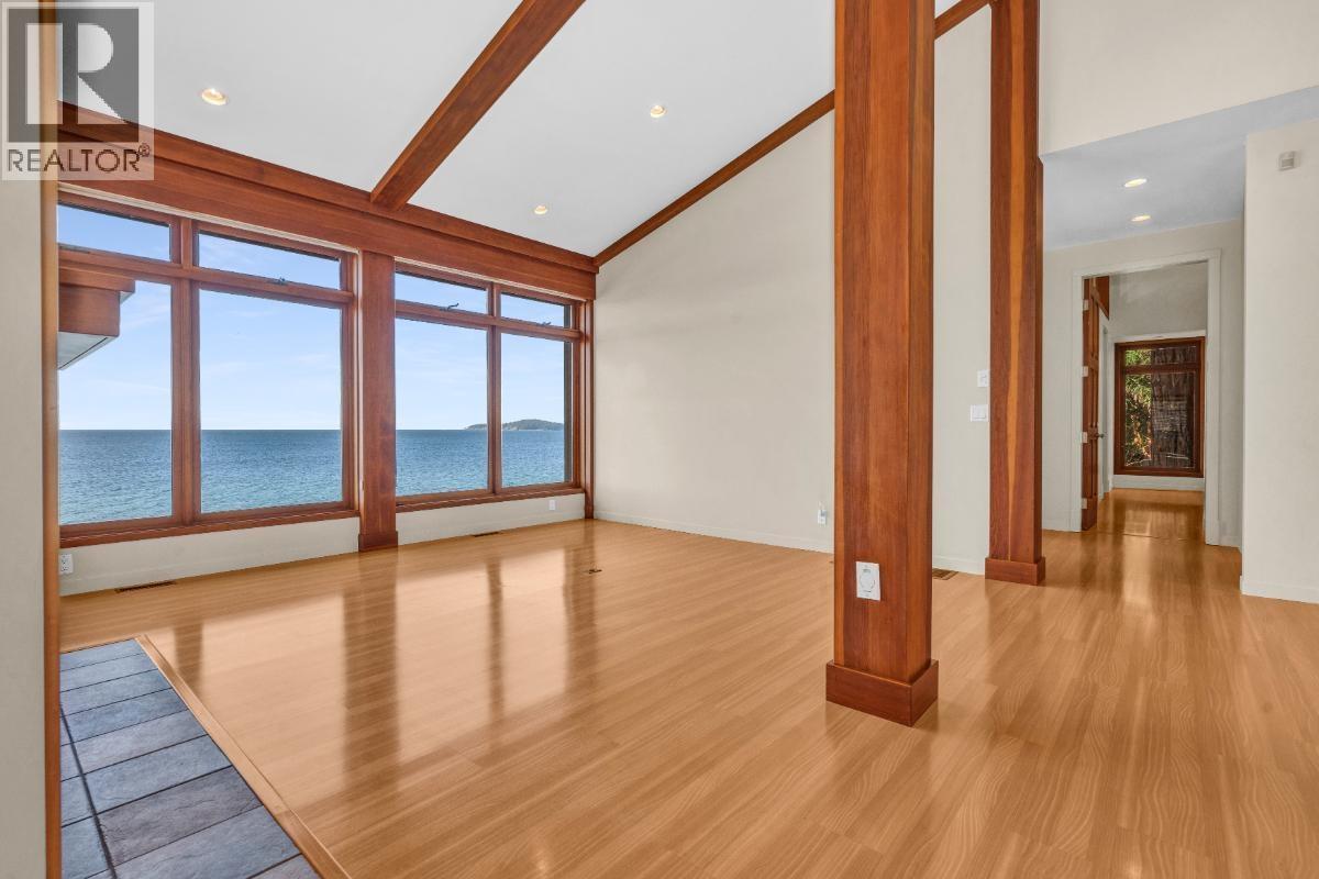 4893 Sunshine Coast Highway Property Photo 6