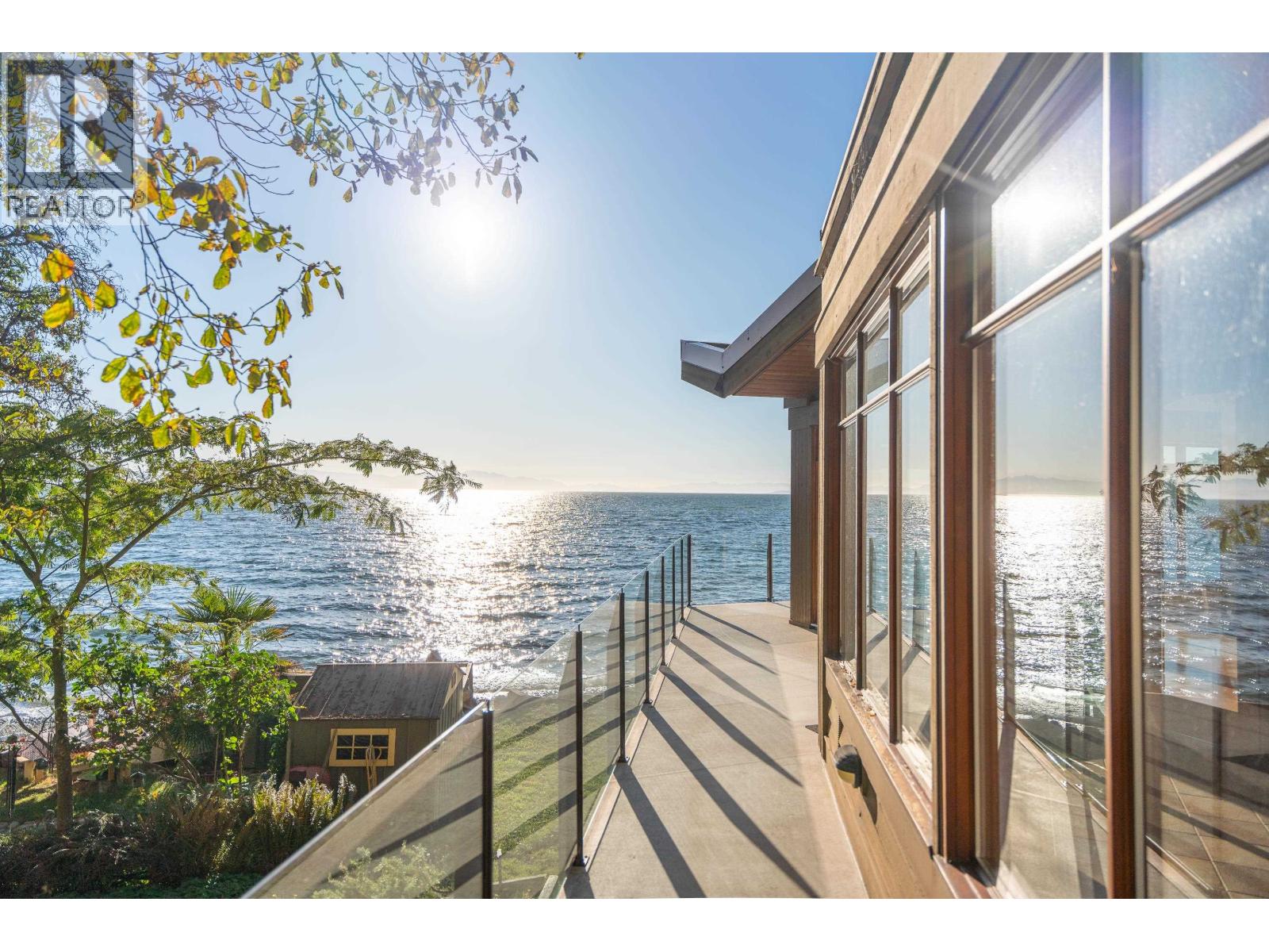 4893 Sunshine Coast Highway Property Photo 12