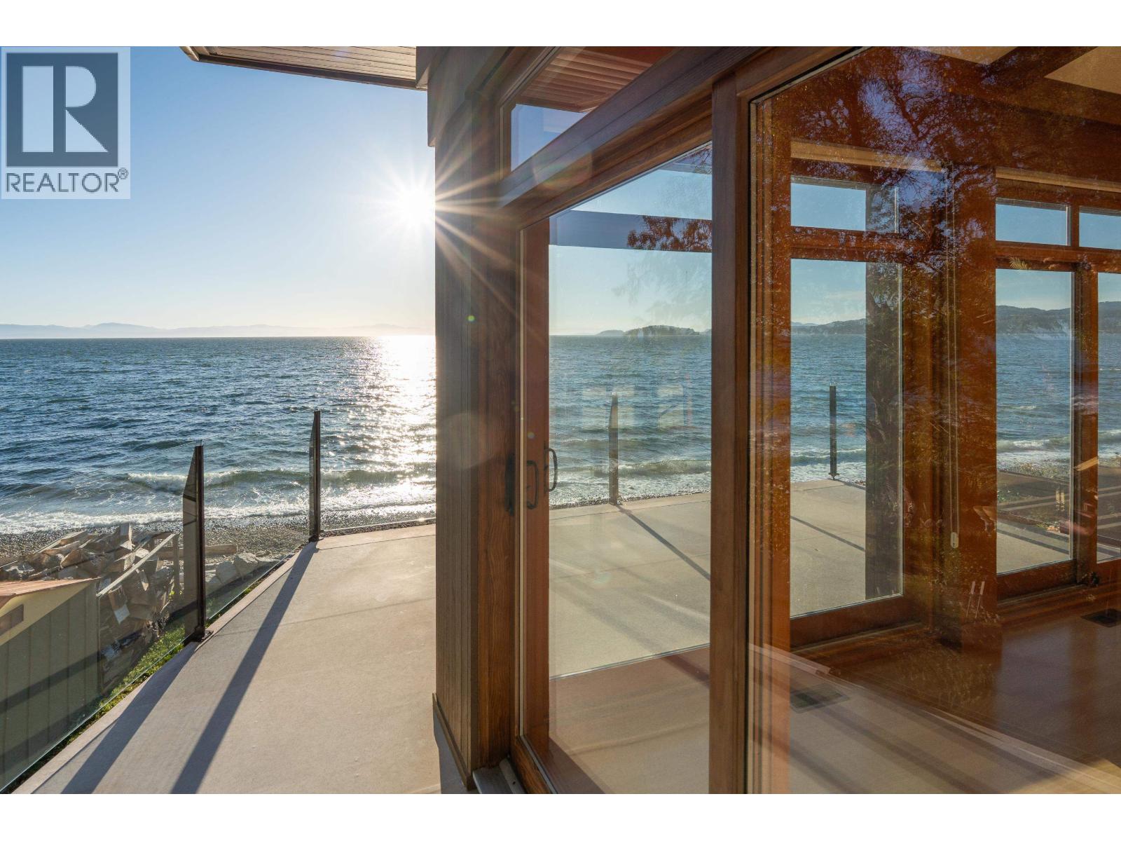4893 Sunshine Coast Highway Property Photo 13