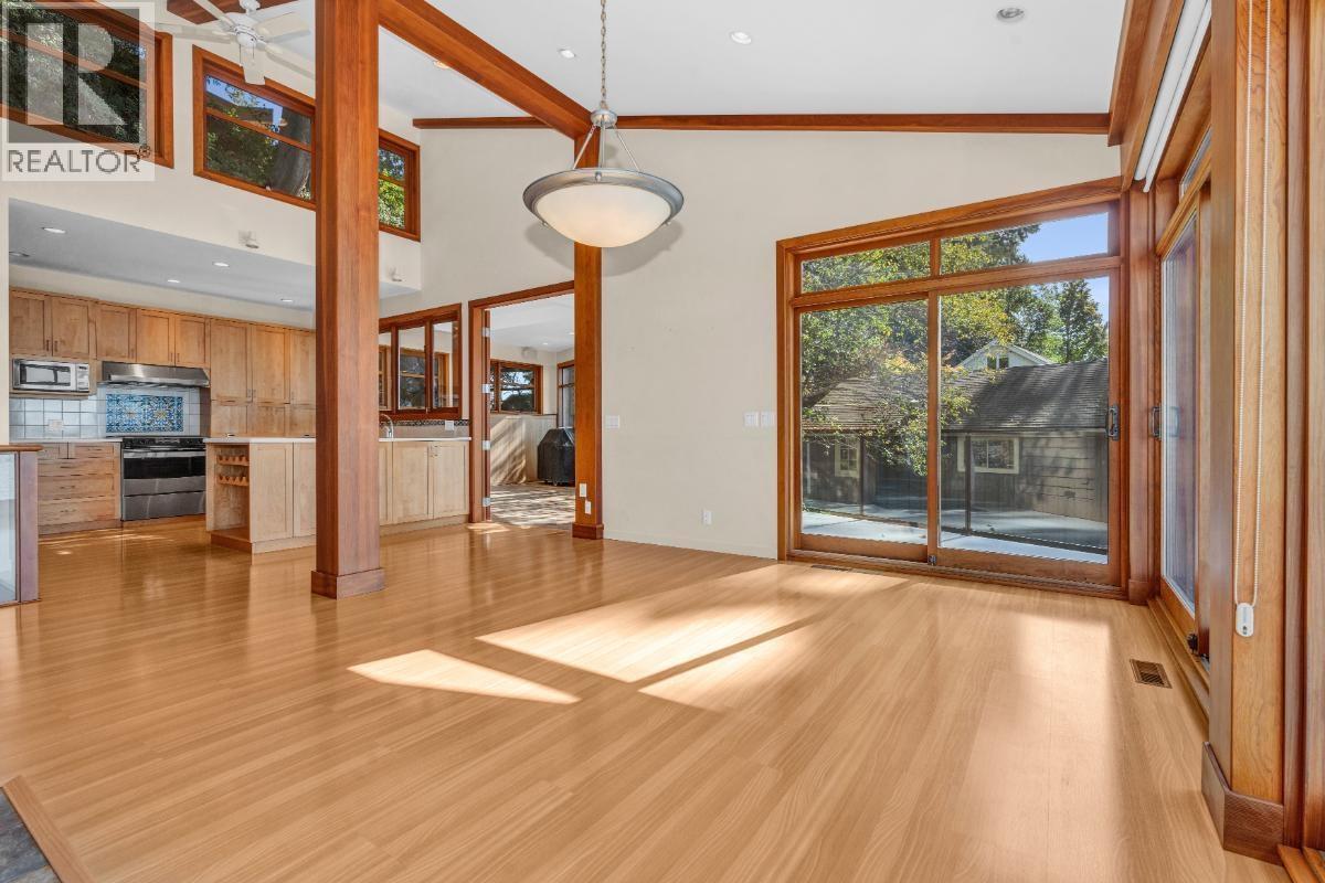 4893 Sunshine Coast Highway Property Photo 15