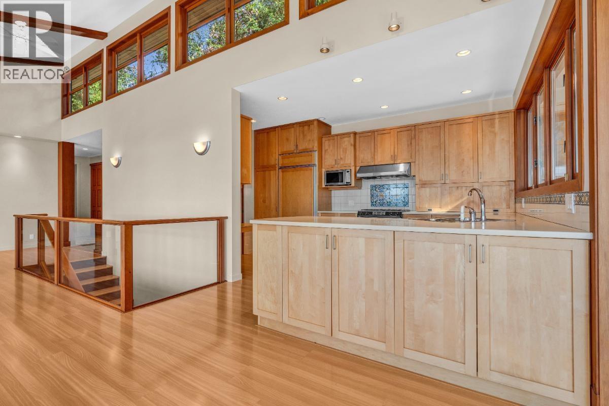 4893 Sunshine Coast Highway Property Photo 16