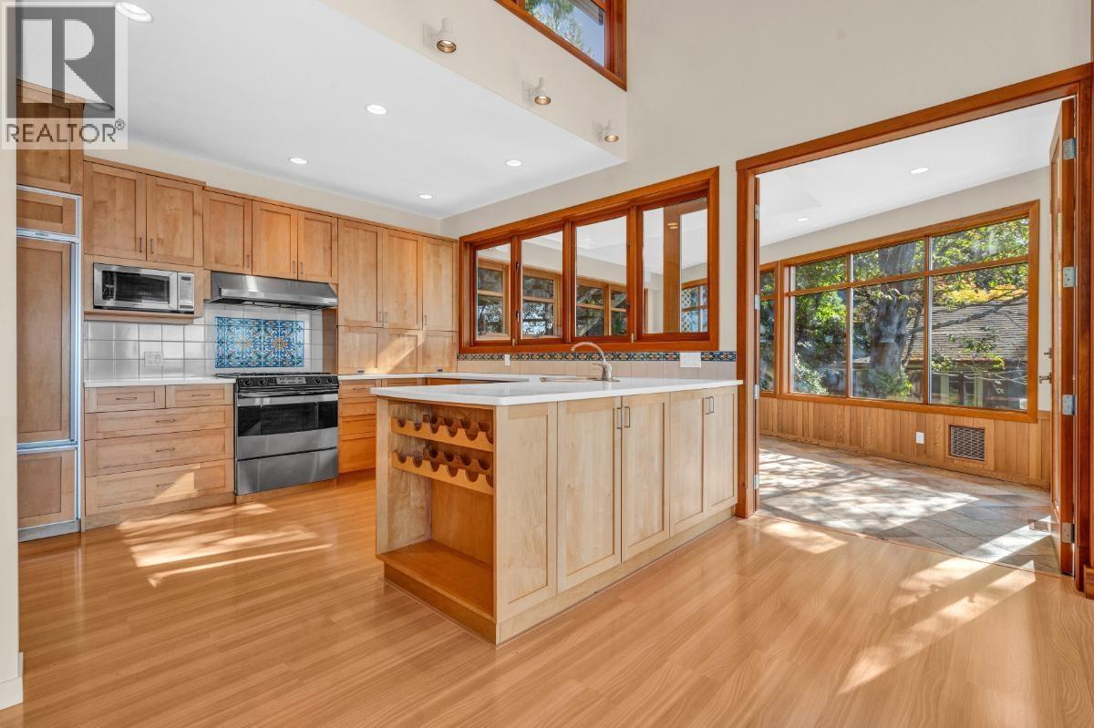 4893 Sunshine Coast Highway Property Photo 18