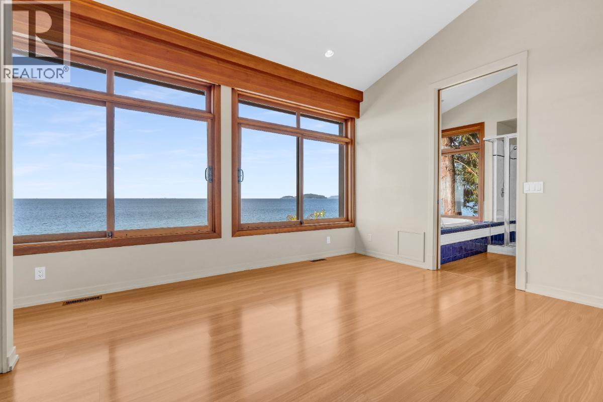 4893 Sunshine Coast Highway Property Photo 23